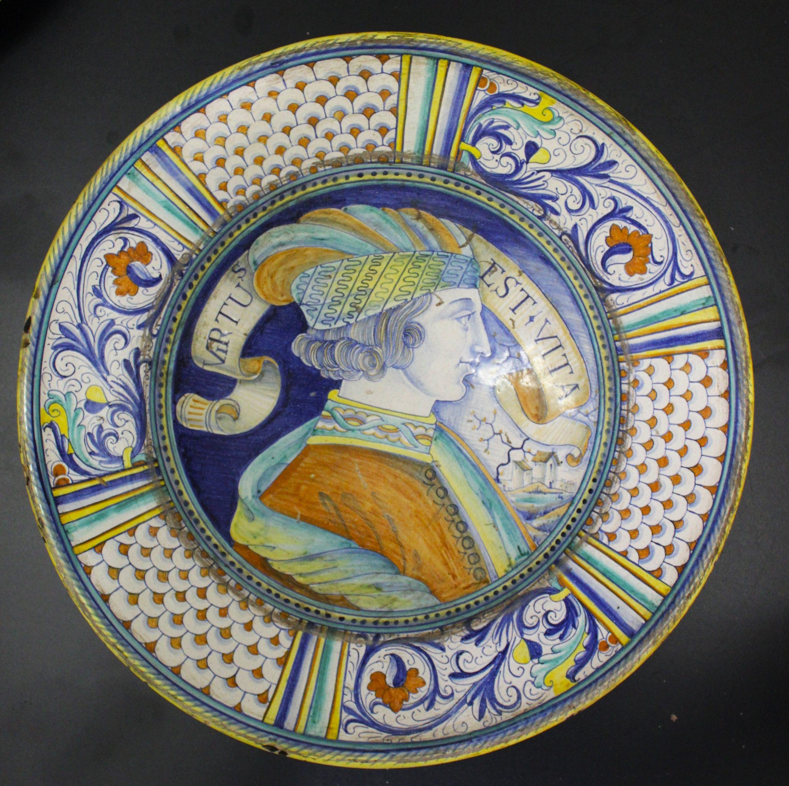 Umbria - Plate, Parade Plate - Renaissance style - Majolica, XIX century,ADDITIONAL PHOTOS, INFORMATION OF THE LOT AND QUOTE FOR SHIPPING COST CAN BE REQUEST BY SENDING AN EMAIL