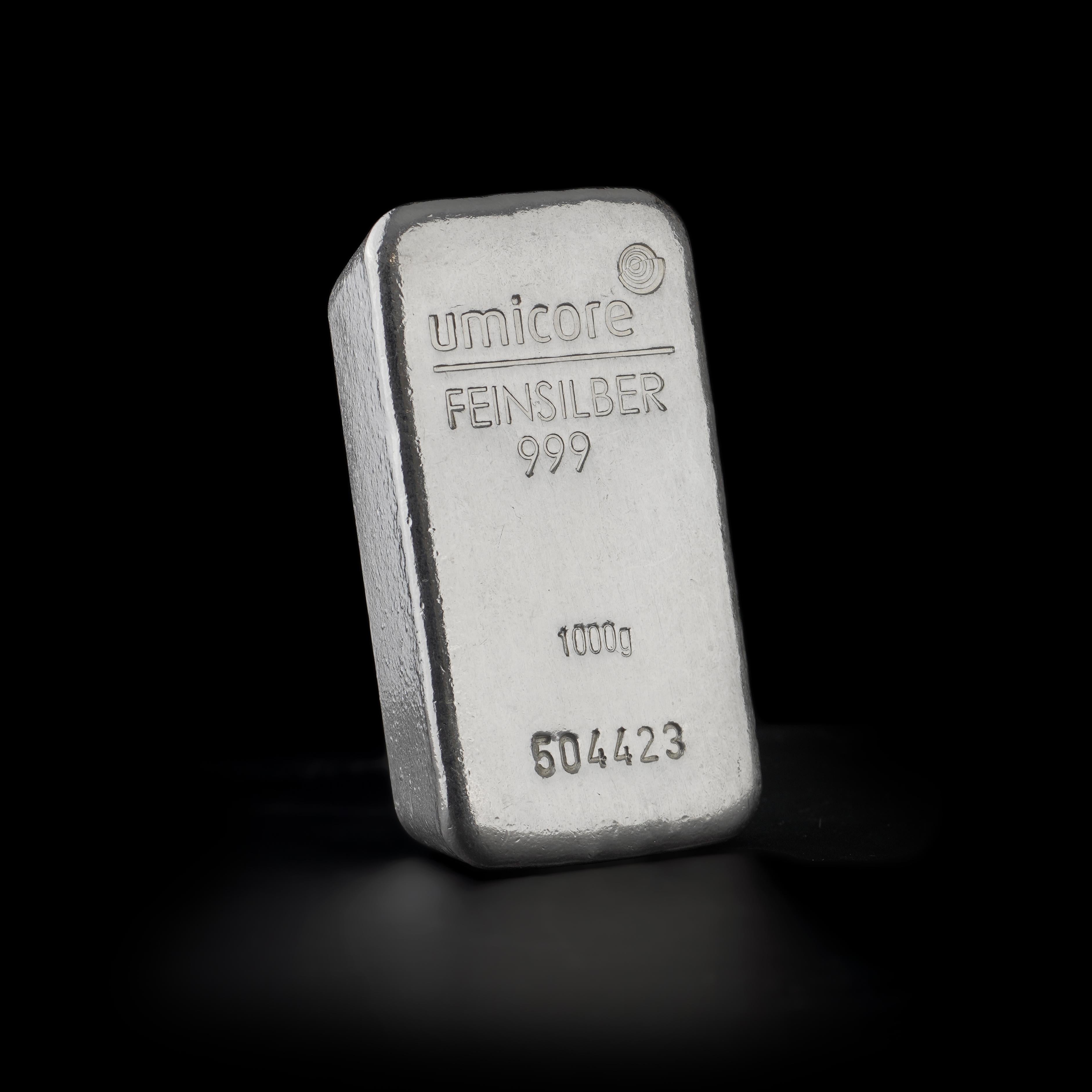Umicore 1KG silver bar
Quantity Available: 10
Please note serial numbers will differ from the ones pictured.