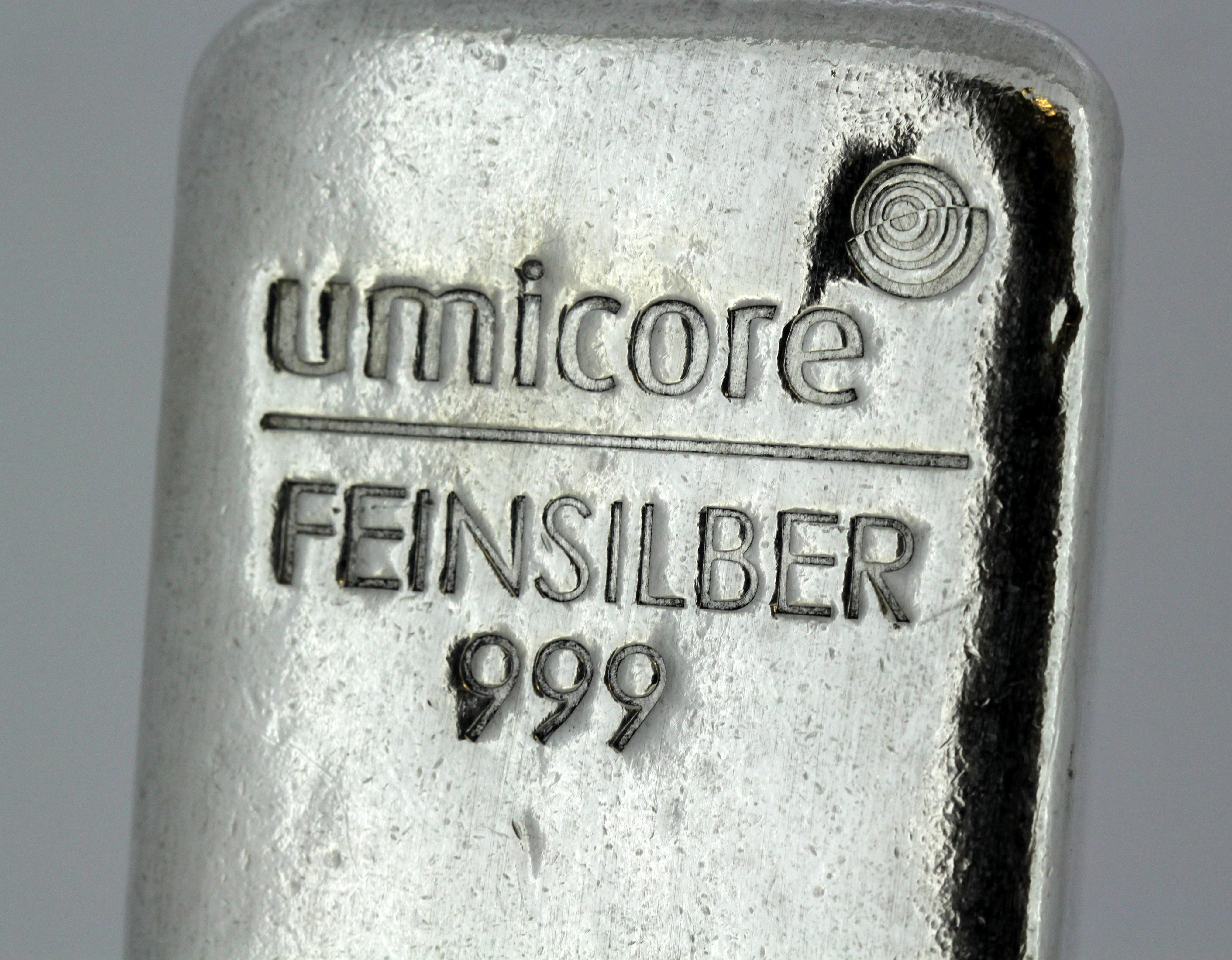 Umicore .999 Silver 1kg '1000g' Poured Bar In Good Condition In Braintree, GB