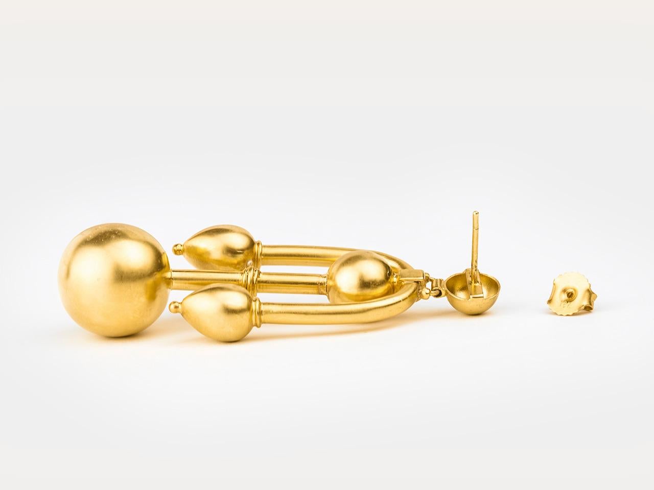 18k Gold Earclips in a Victorian style design.