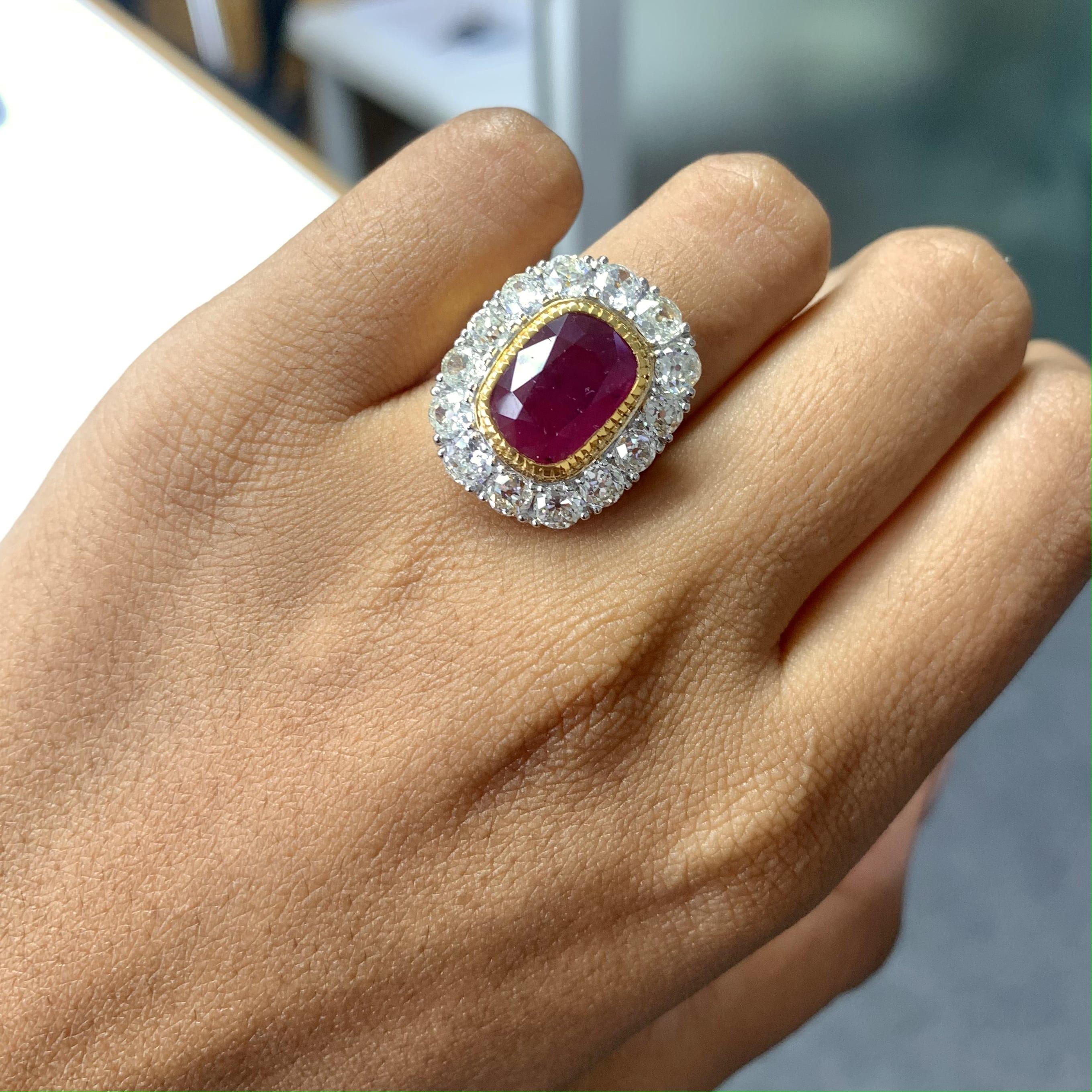 Un-Heated Art Deco 4.35 Carat Ruby Ring with Authentic Old Cut Diamonds 18k Gold For Sale 4