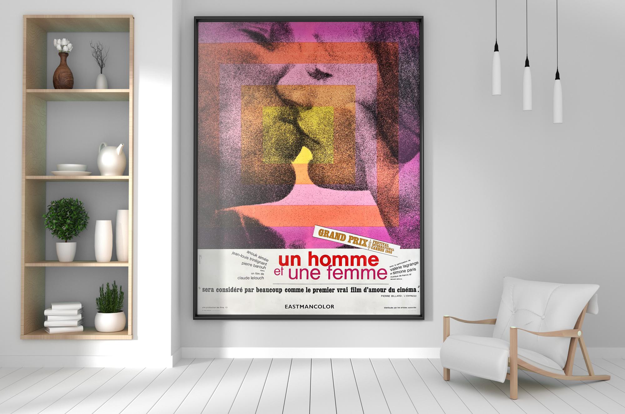 We adore this original first-year-of-release country-of-origin French film poster for Claude Lelouch's Oscar and Palme d'Or winner Un Homme et Une Femme (A Man and a Woman). Extremely rare poster, especially this style with the wonderful concentric