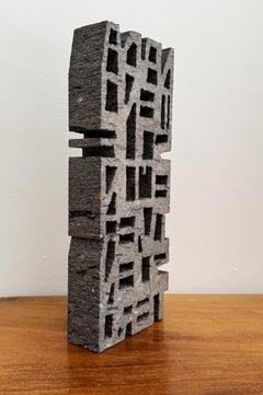 "Un Jardín" – Abstract brutalist cantera stone sculpture