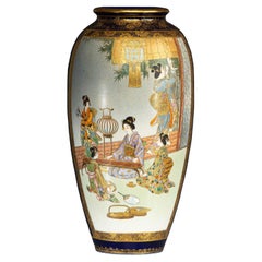 Un vaso Satsuma raffigurante scena di vita quotidiana firmato Kinkozan
