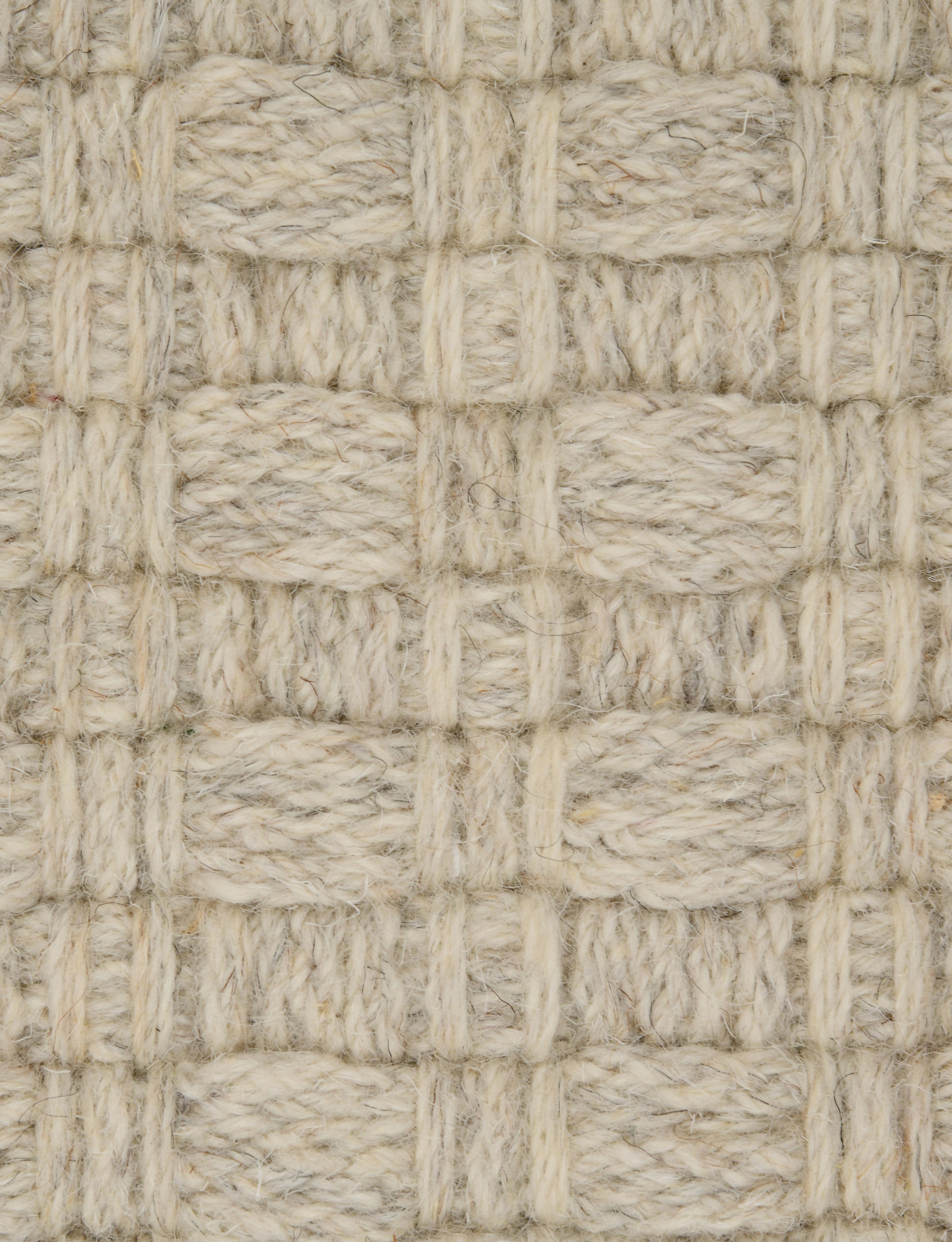 Una, Ash, Handwoven Face 60% Undyed NZ Wool, 40% Undyed MED Wool, 6' x 9' In New Condition For Sale In New York, NY