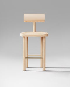 Tabouret de comptoir Una en érable avec dossier rembourré par Estudio Persona