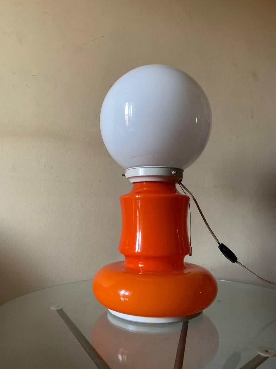 20th Century Una lampada da tavolo vintage Italian Lamp