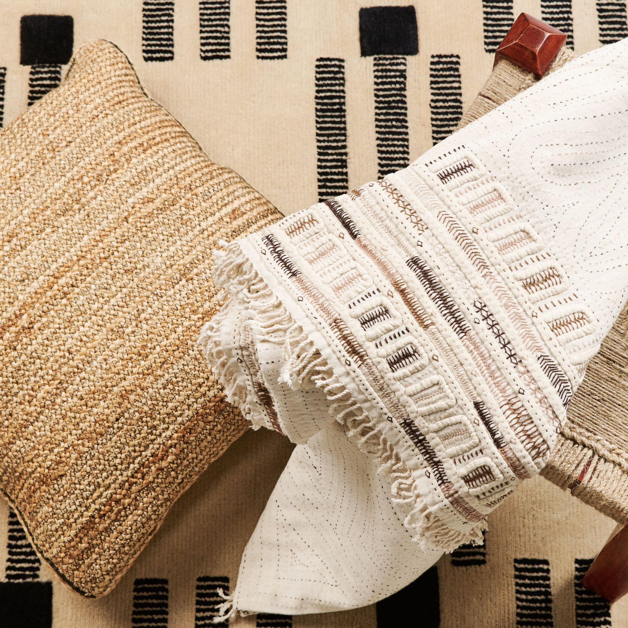 Unah White Fully Hand Embroidered Hand Woven Organic Cotton Artisanal Throw In New Condition For Sale In Bloomfield Hills, MI