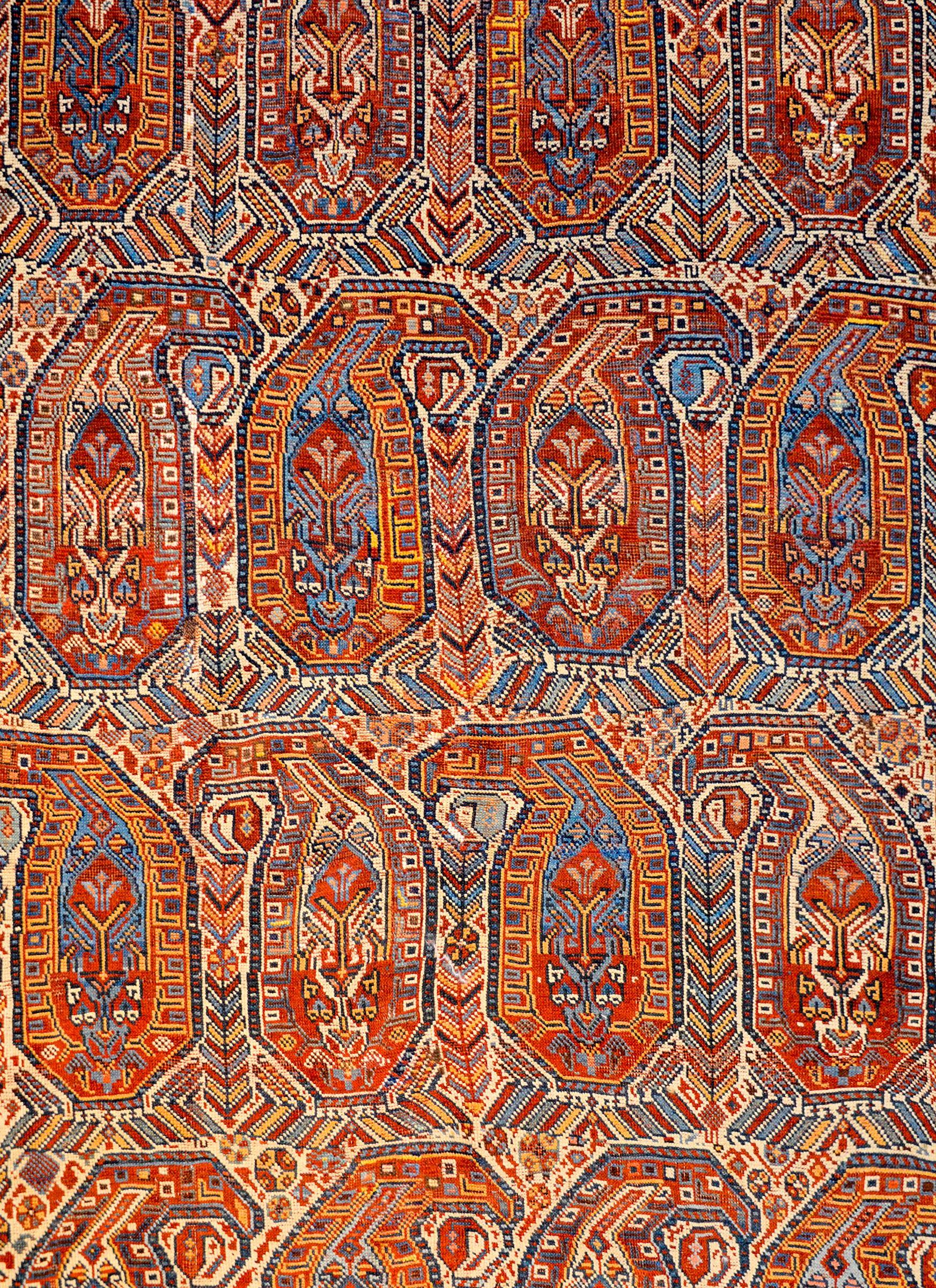 Perse Incroyable tapis Gashgaei du début du XXe siècle en vente