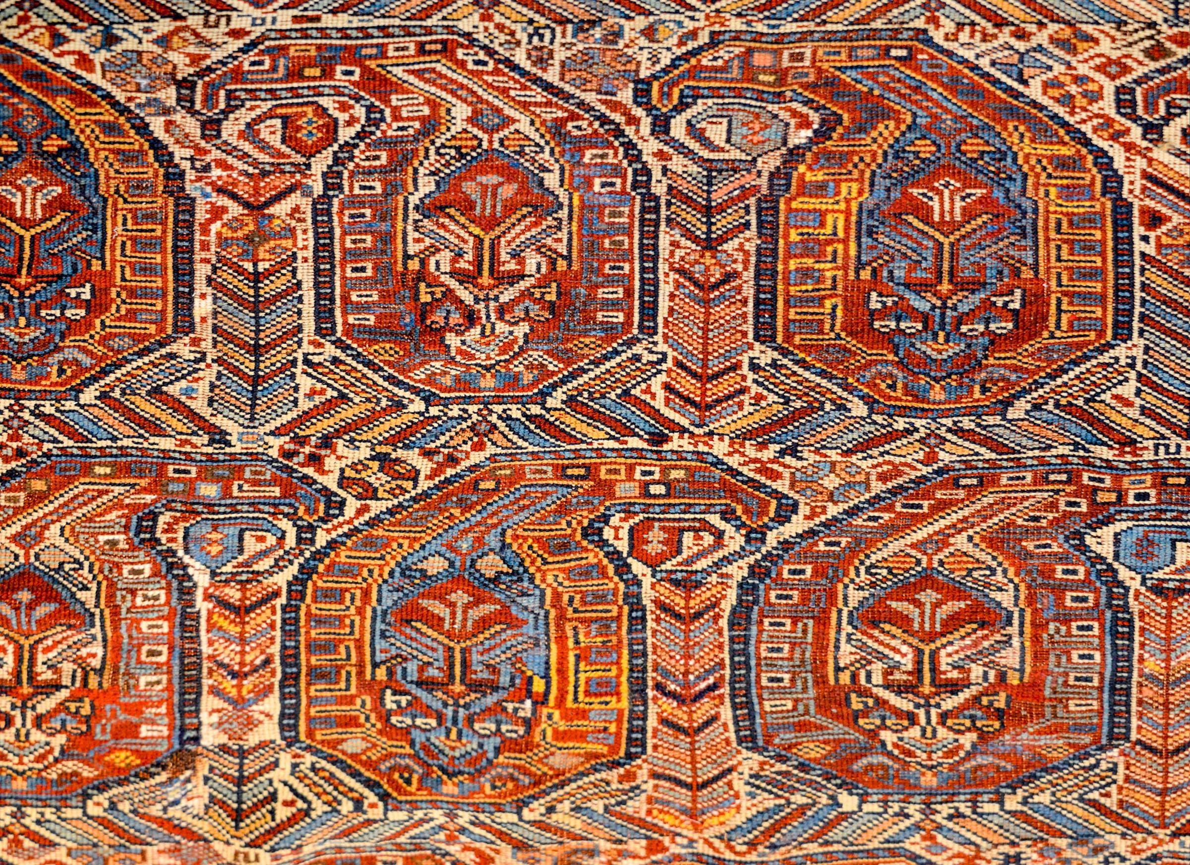 Teinture végétale Incroyable tapis Gashgaei du début du XXe siècle en vente