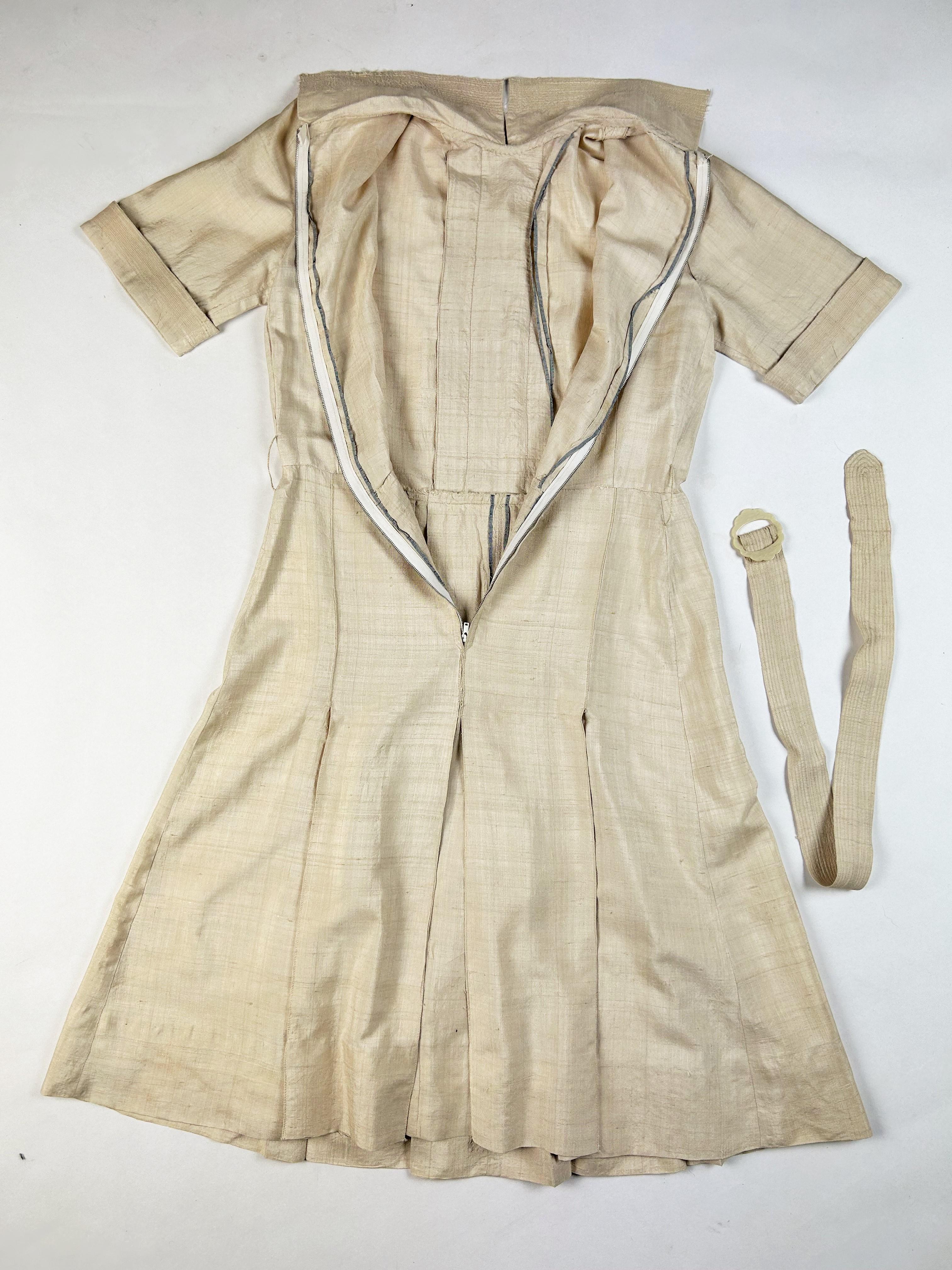 Robe d'été en soie sauvage écrue - France Circa 1930-1940 en vente 7