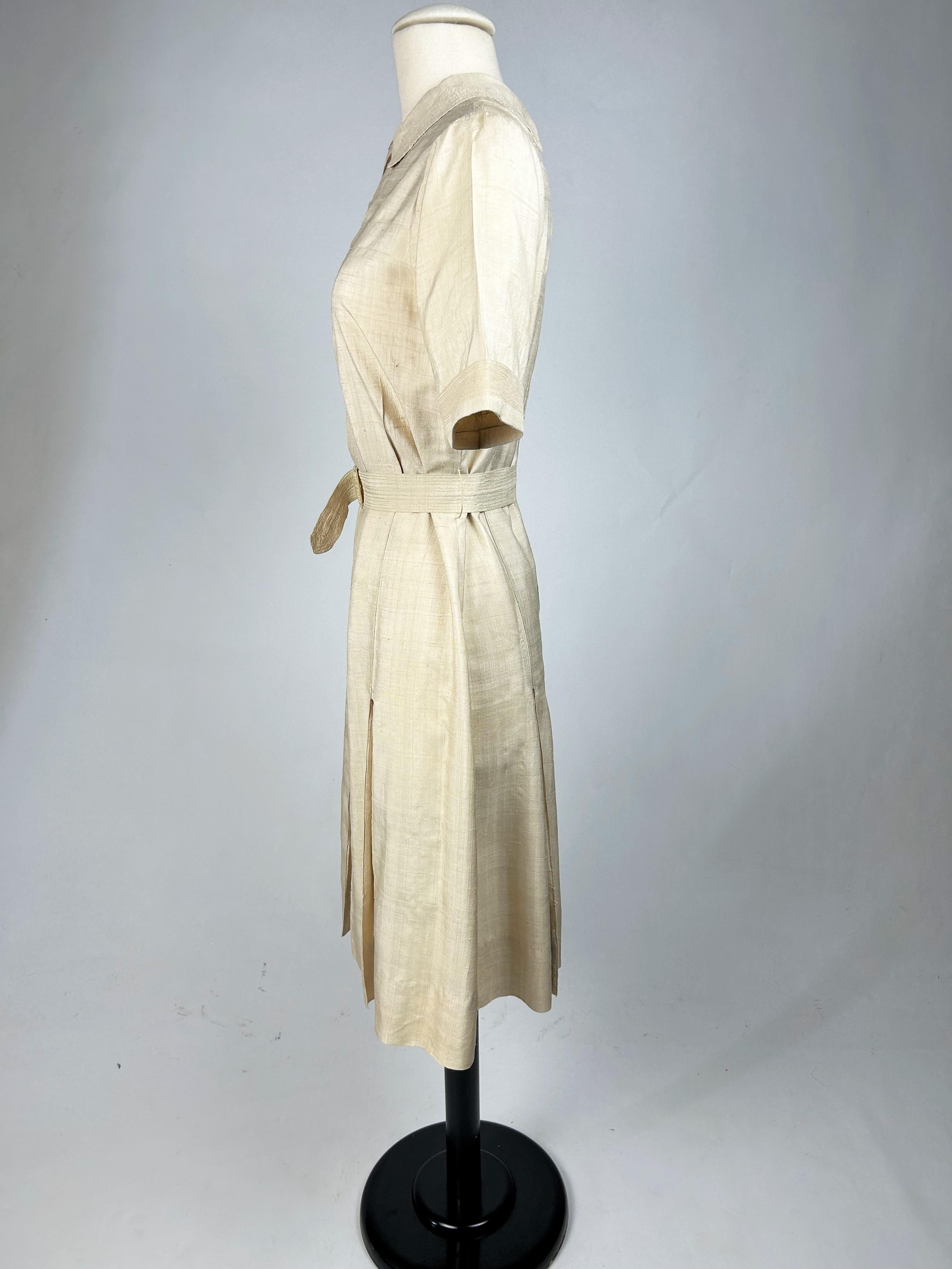 Robe d'été en soie sauvage écrue - France Circa 1930-1940 en vente 2