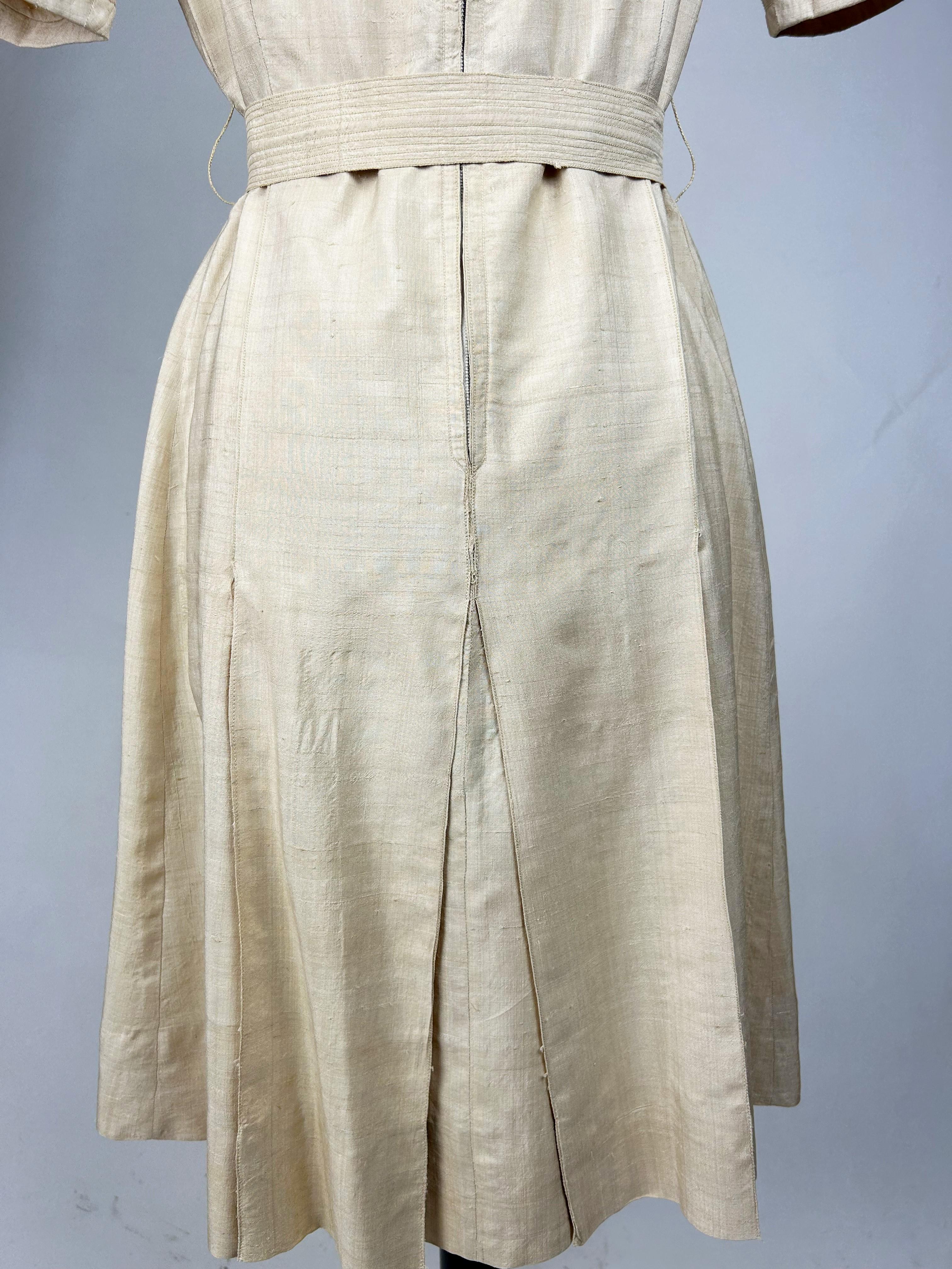 Unbleached wild silk summer dress - France Circa 1930-1940 For Sale 5