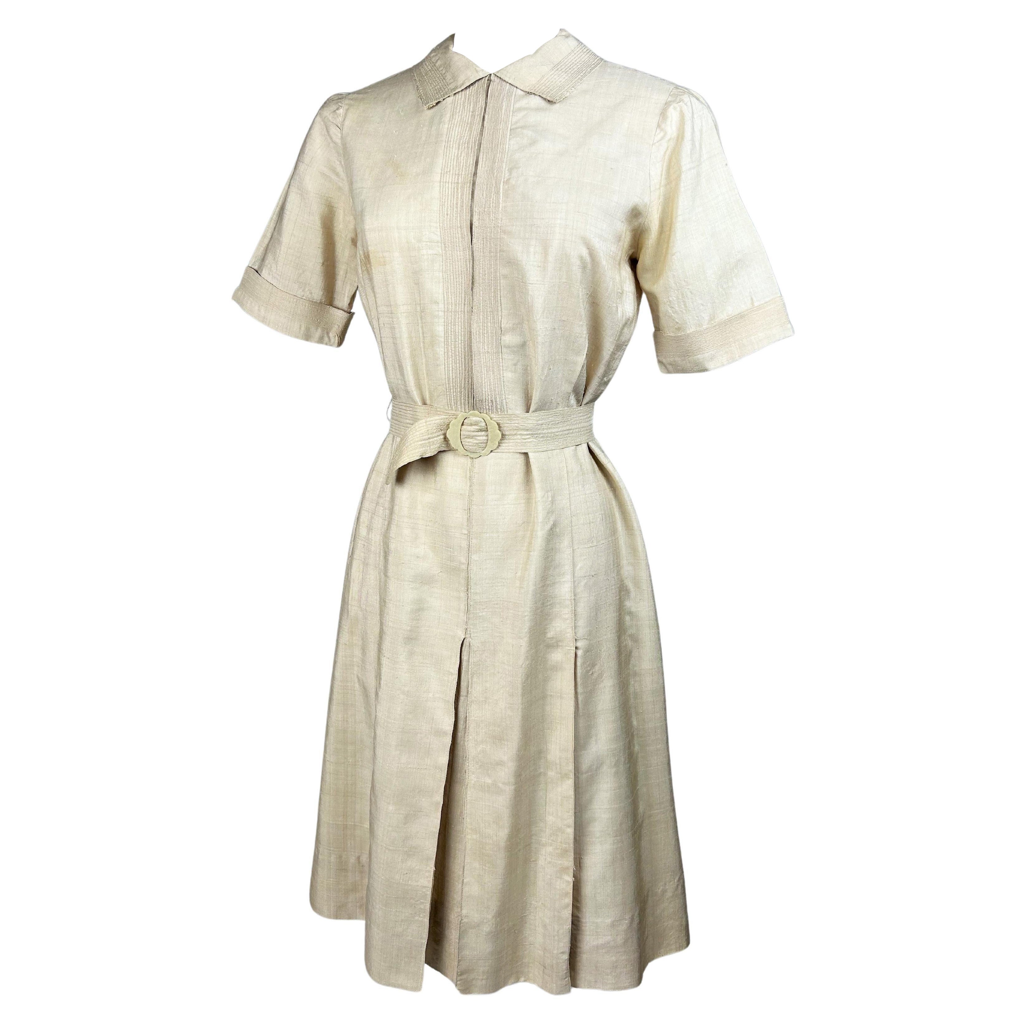 Robe d
été en soie sauvage écrue - France Circa 1930-1940 en vente