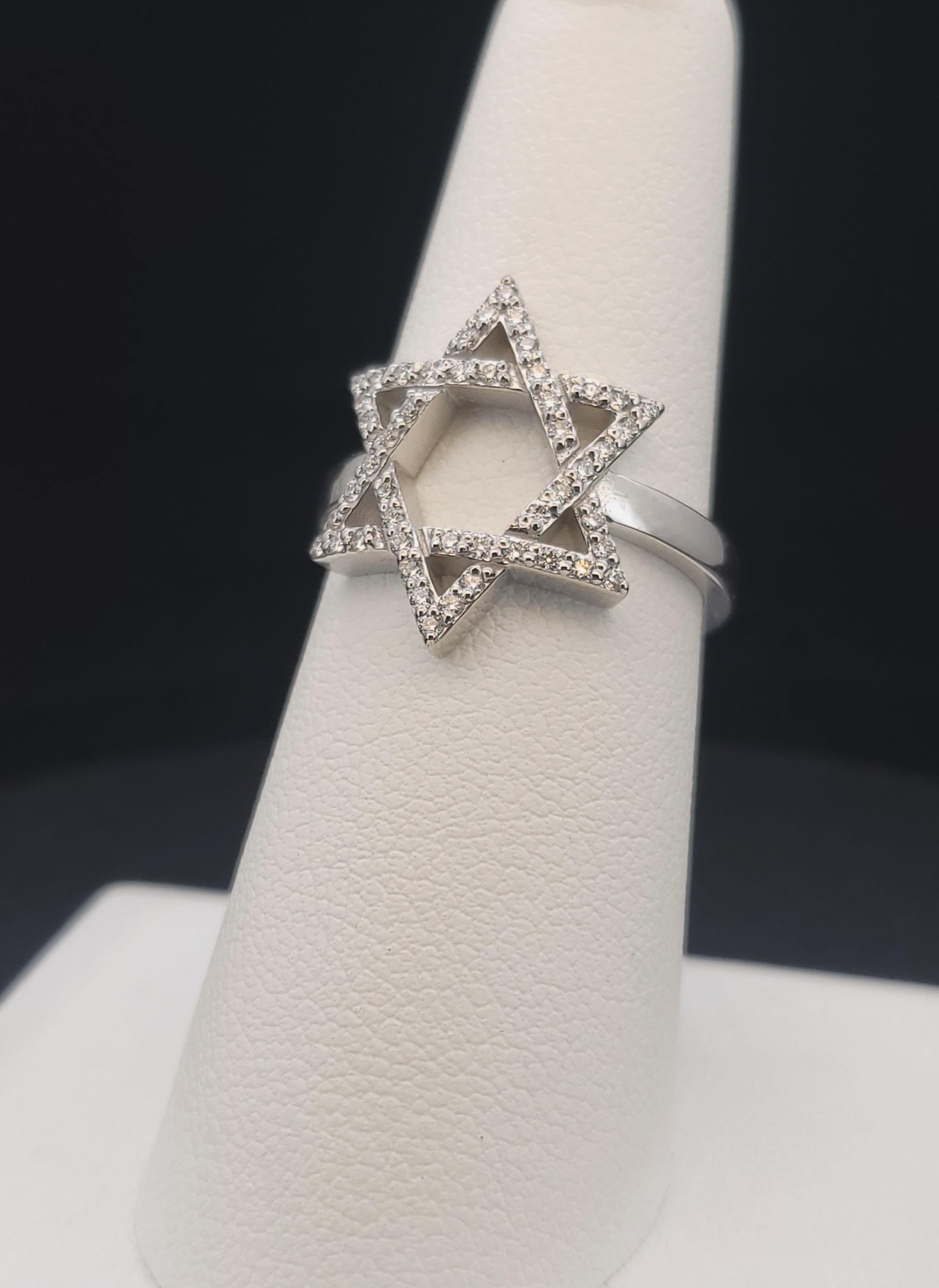 Round Cut Unbranded 14K White gold Ring with Diamonds Size 6.75 For Sale