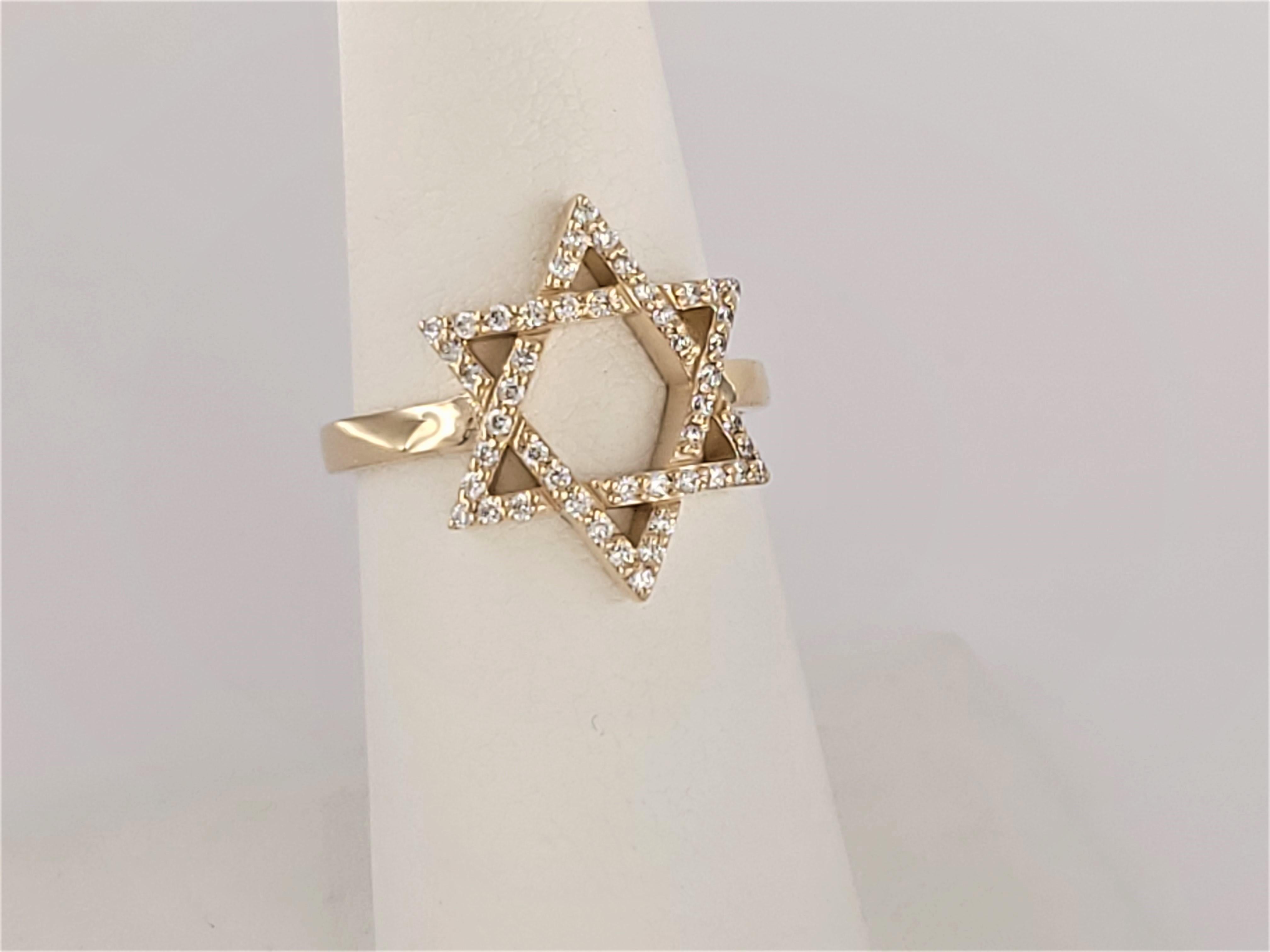 Round Cut Unbranded 14K Yellow Gold ring with diamonds Size 7 For Sale