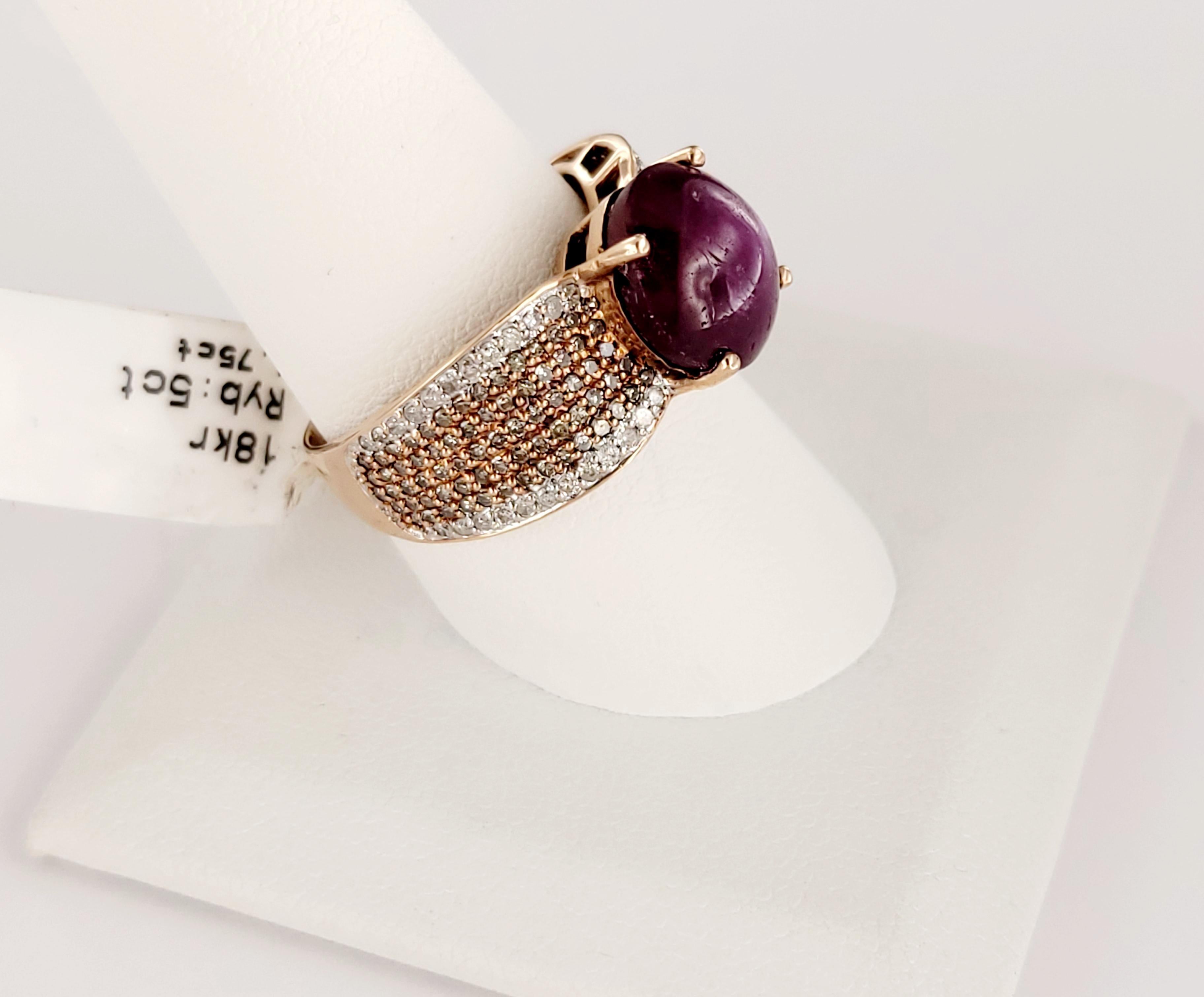 Unbranded  18K Yellow Gold  Rubin Ring with Diamonds In Excellent Condition For Sale In New York, NY