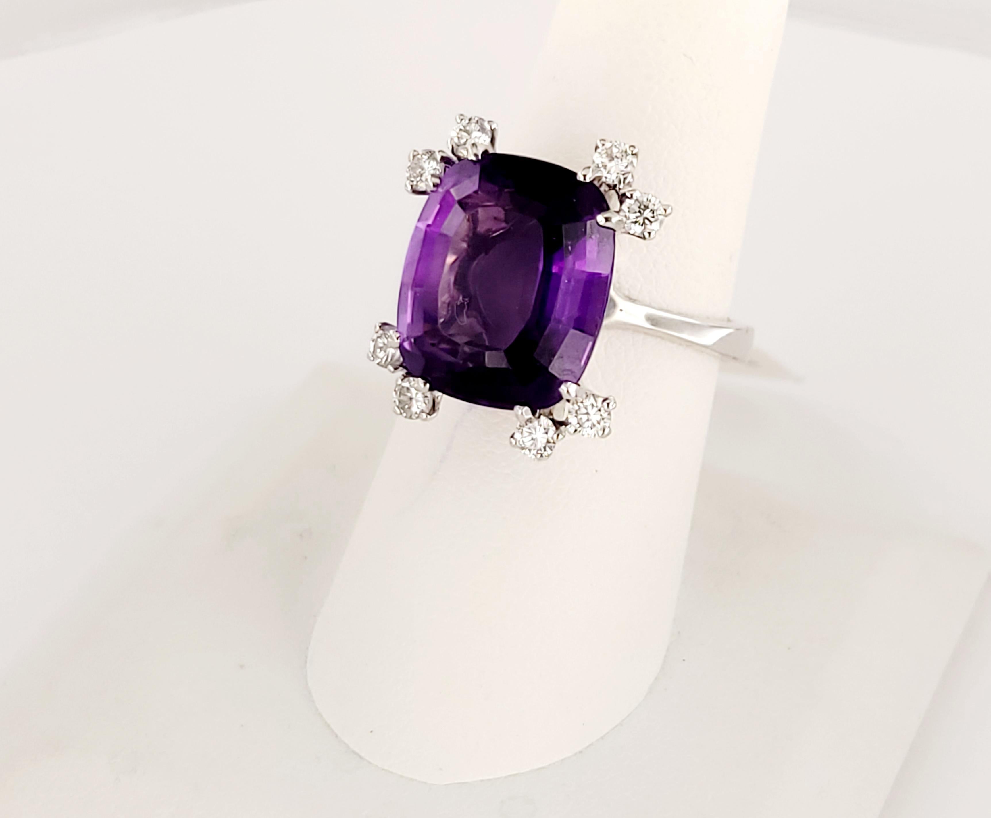 Anillo sin marca de amatista en oro blanco de 18 quilates con diamantes en venta 1