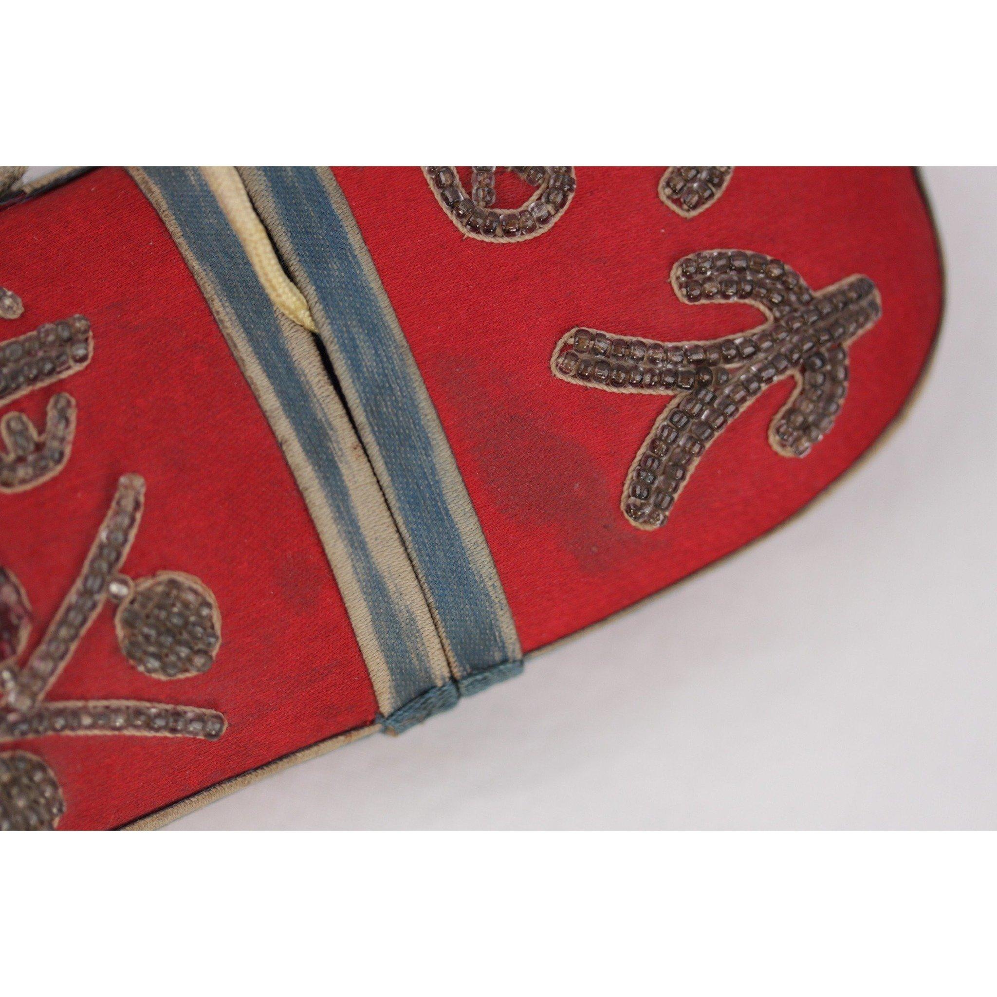 Unbranded ANTIQUE CHINESE Embroidered Silk GLASSES CASE 19th Century POUCH In Good Condition In Rome, Rome