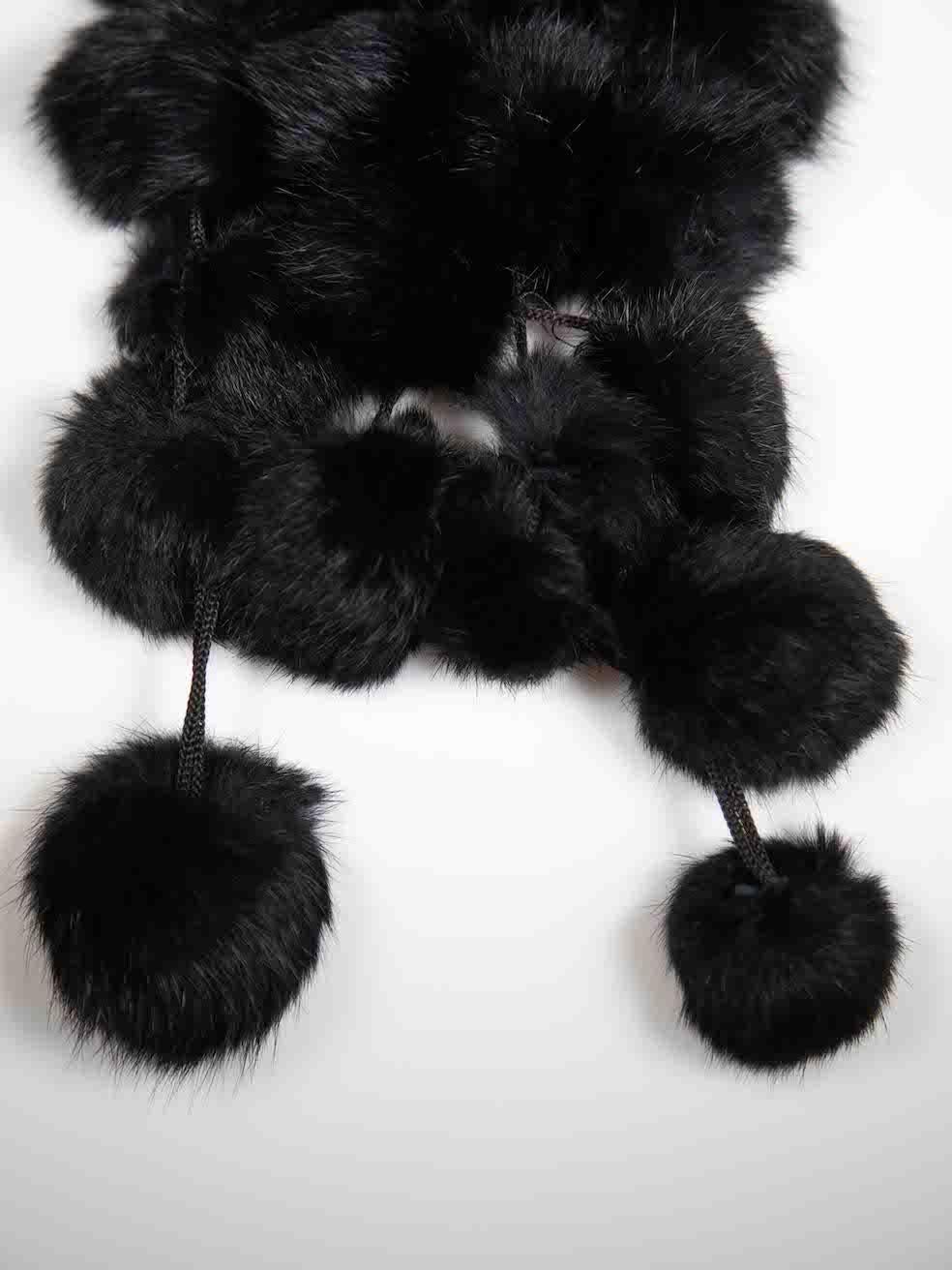 Unbranded Black Fur Pom Pom Scarf (écharpe à pompon en fourrure) Pour femmes en vente