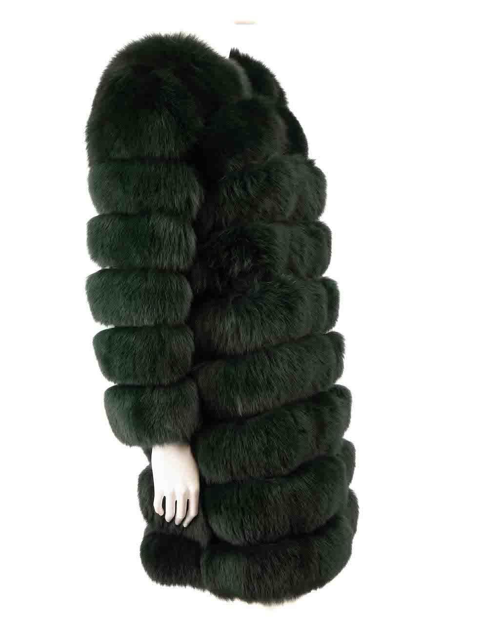 CONDITION is Very good. Minimal wear to coat is evident. Minimal wear to pockets with small rips on the seam on this useddesigner resale item.
 
 
 
 Details
 
 
 Green
 
 Fur
 
 Coat
 
 Hook fastening
 
 2x Side pockets
 
 
 
 
 
 
 
 Composition
