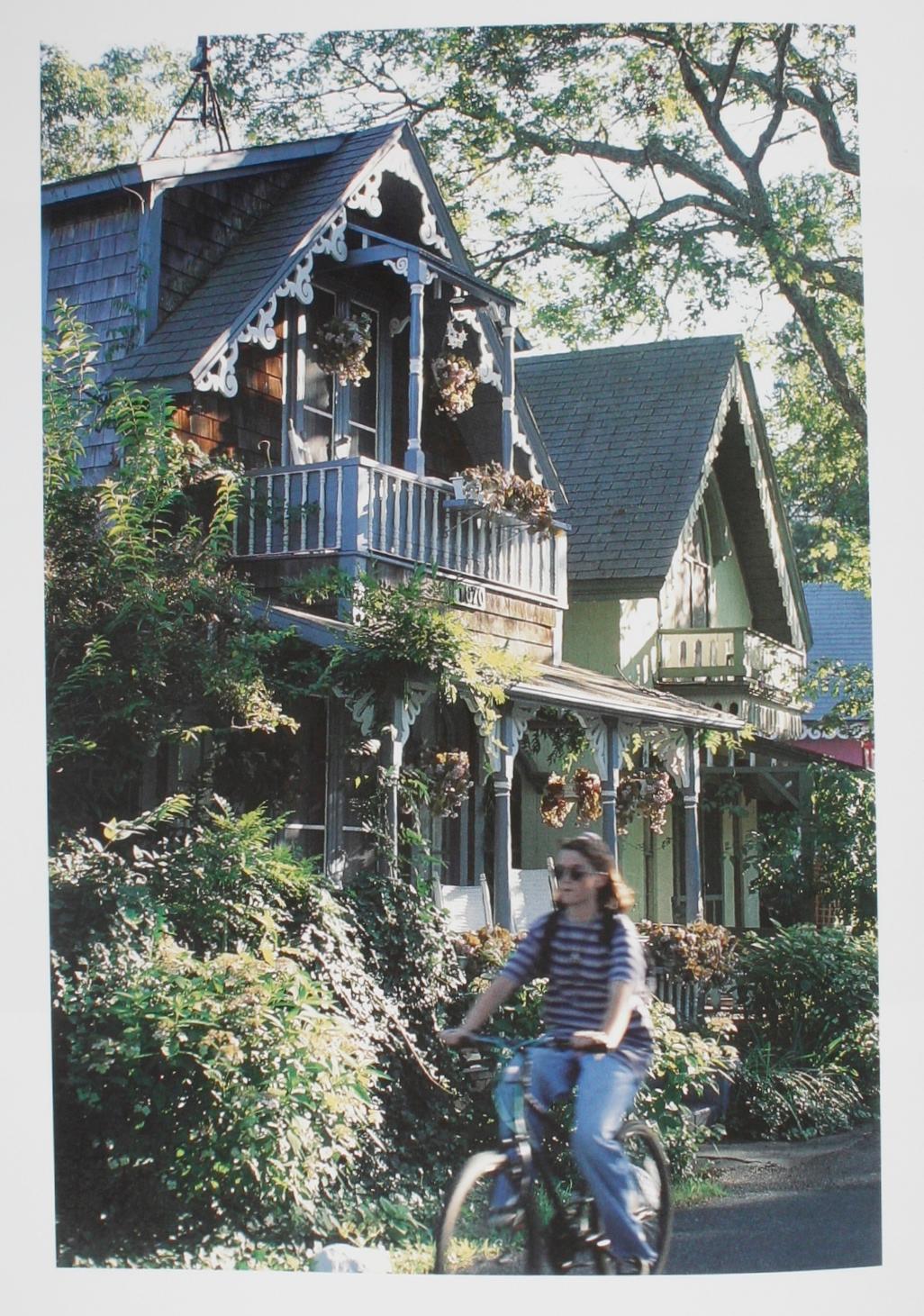 « Unbroken Circles The Campground of Martha's Vineyard » (Les cercles ininterrompus du champ de Martha) signé Mary-Jean Miner en vente 10