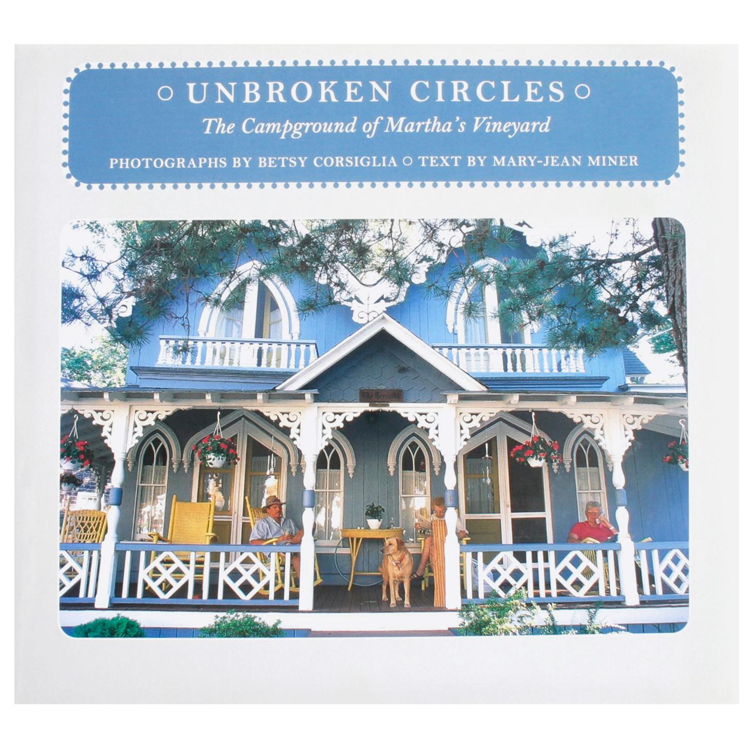 « Unbroken Circles The Campground of Martha's Vineyard » (Les cercles ininterrompus du champ de Martha) signé Mary-Jean Miner