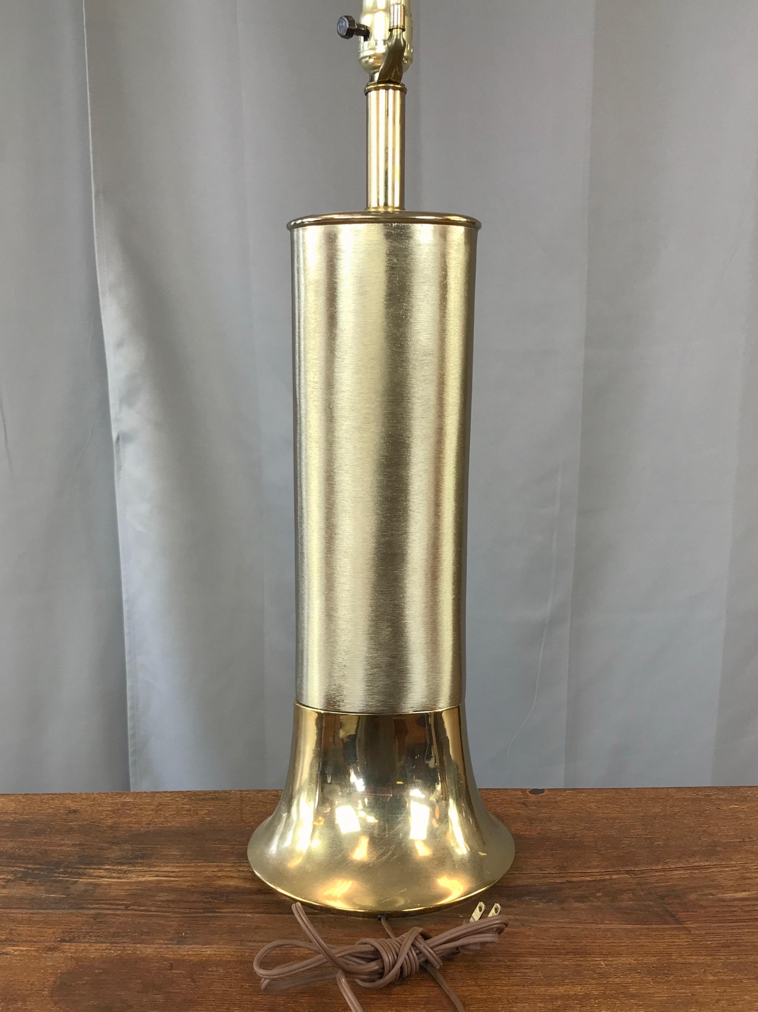 Mid-20th Century Uncommon Laurel Streamlined Polished and Brushed Brass Table Lamp