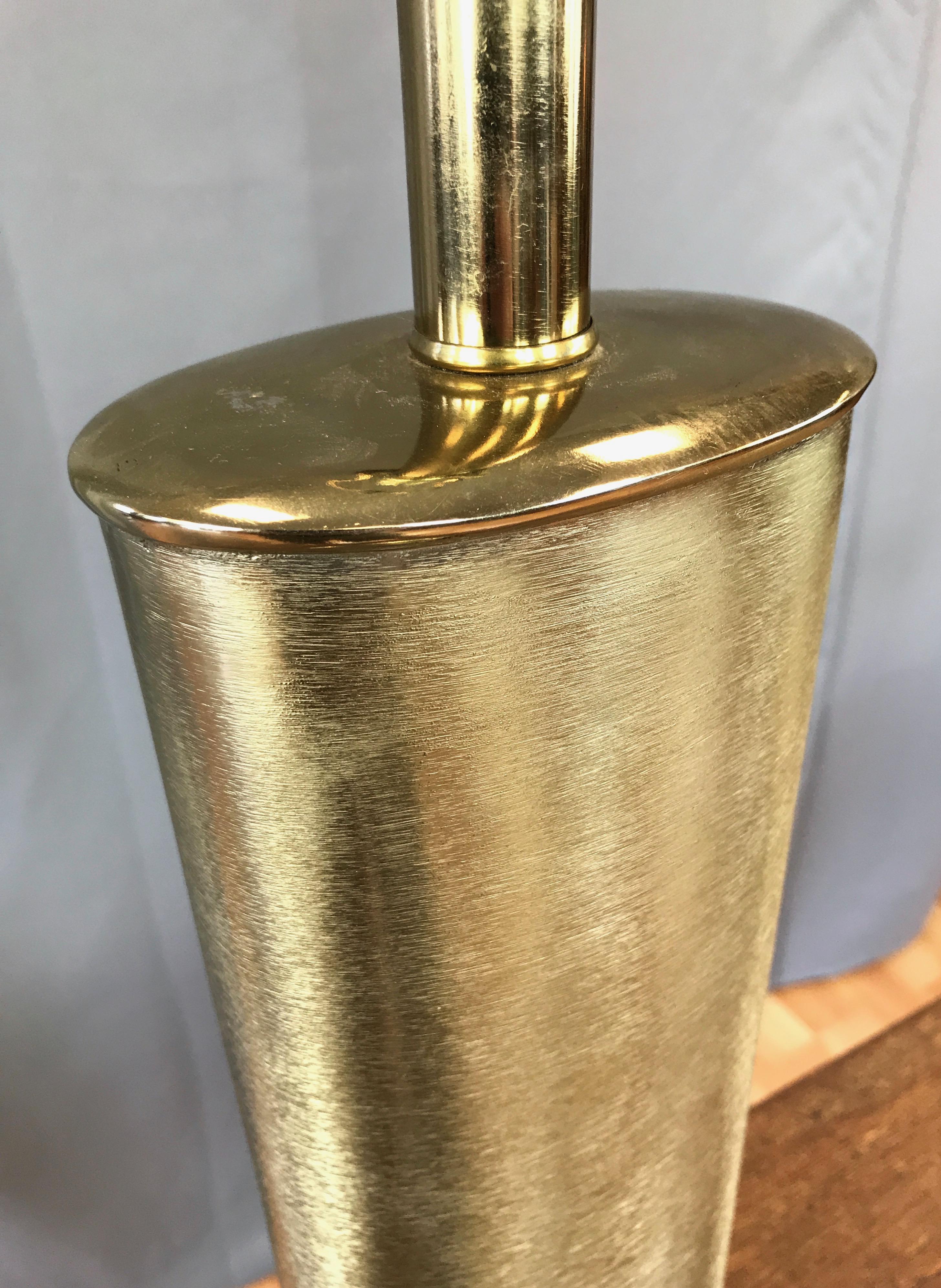 Uncommon Laurel Streamlined Polished and Brushed Brass Table Lamp 3
