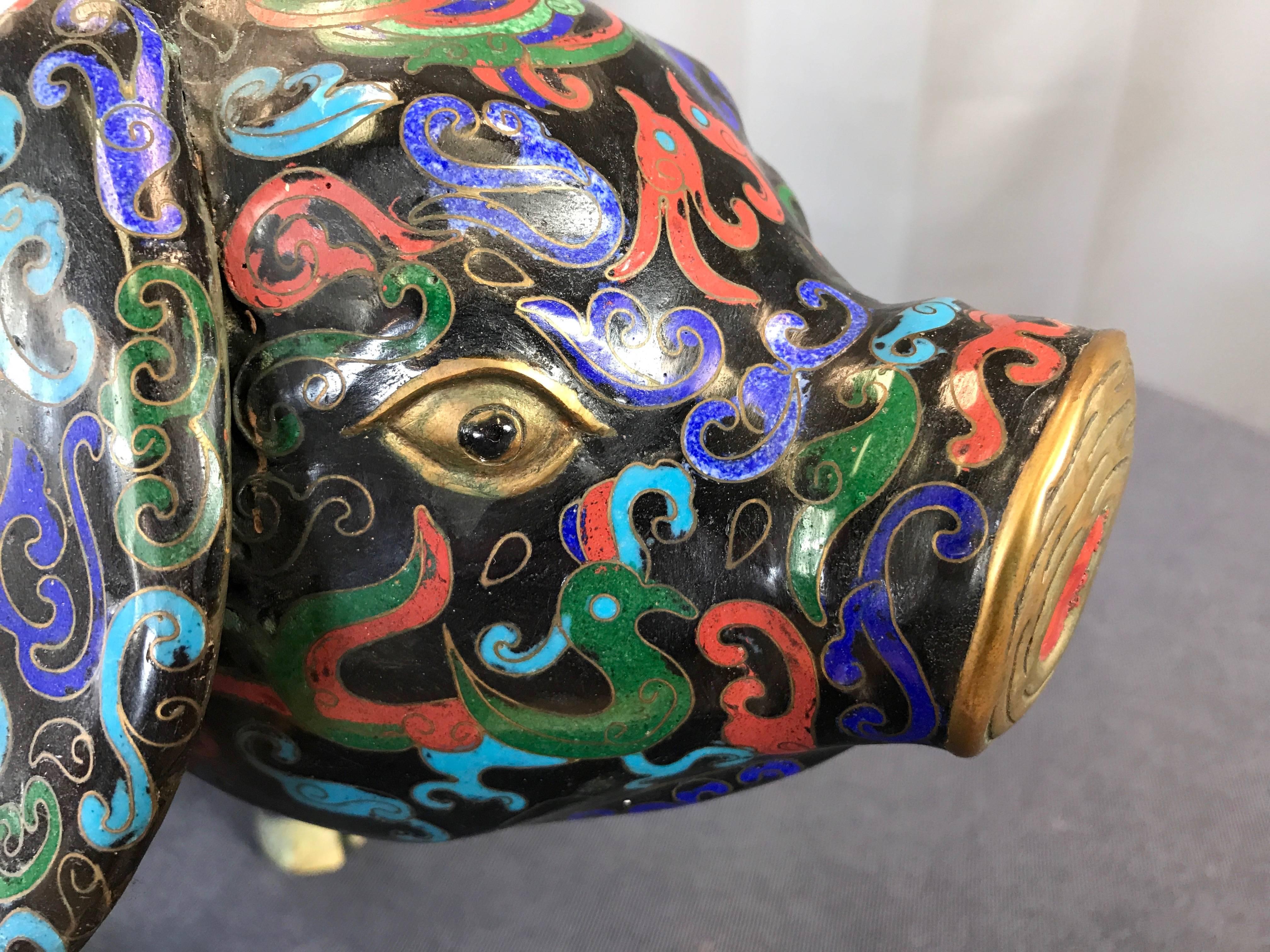 Vieux cochon chinois cloisonné de taille peu commune 5