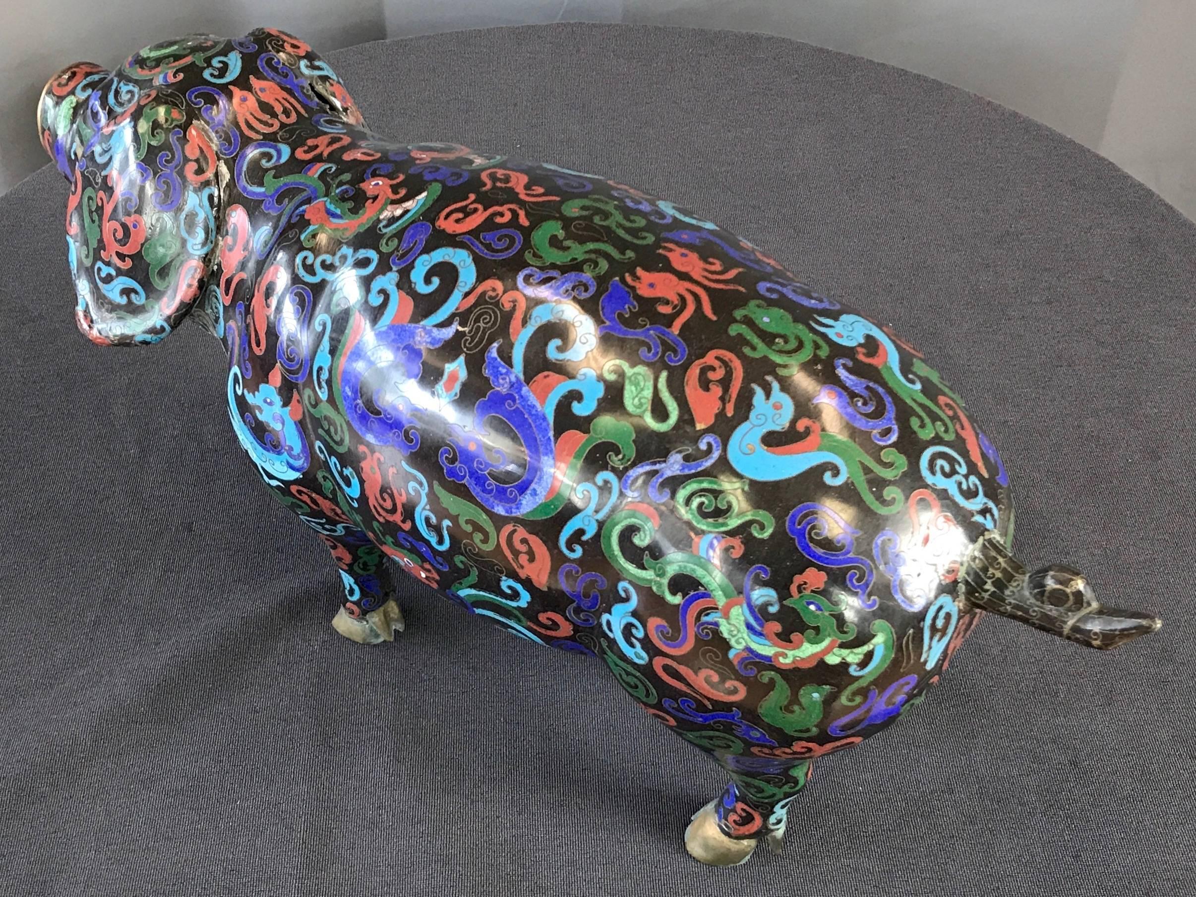 Vieux cochon chinois cloisonné de taille peu commune 7