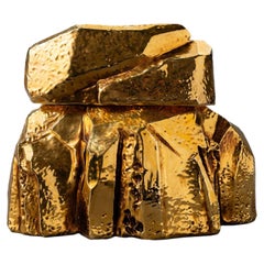 Collection « Uncovered » - Sculpture en céramique dorée de Faye Toogood