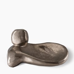 „Uncovered Collection“ – Keramikskulptur in Silber von Faye Toogood