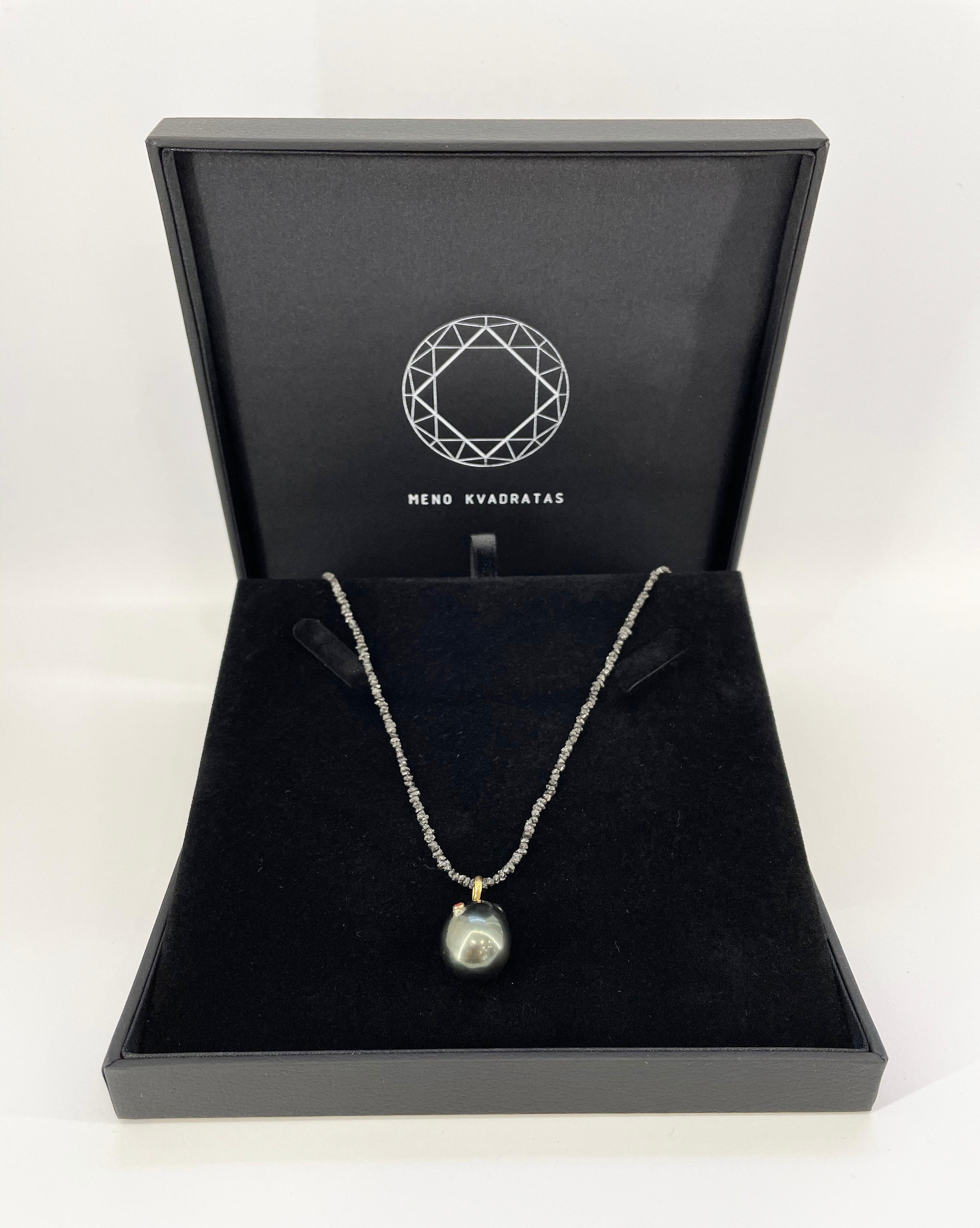 Uncut Diamonds Necklace with Dark Baroque Pearl and 0.05 Carat Sapphire For Sale 3