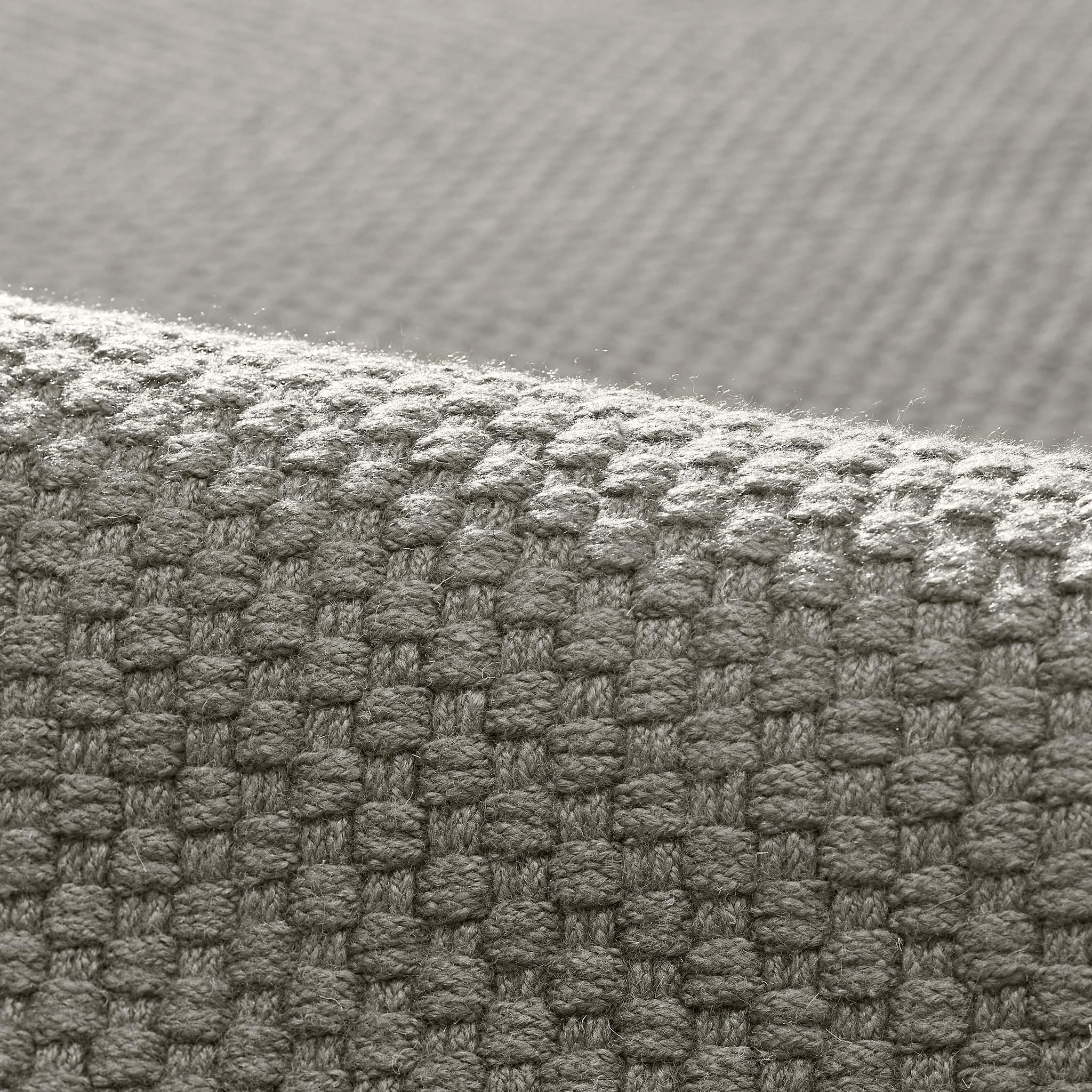 Unda 8X10ft Charcoal 100% GRS Pet Texture Basket Weave  Luxury Handwoven Rug In New Condition For Sale In New York, NY