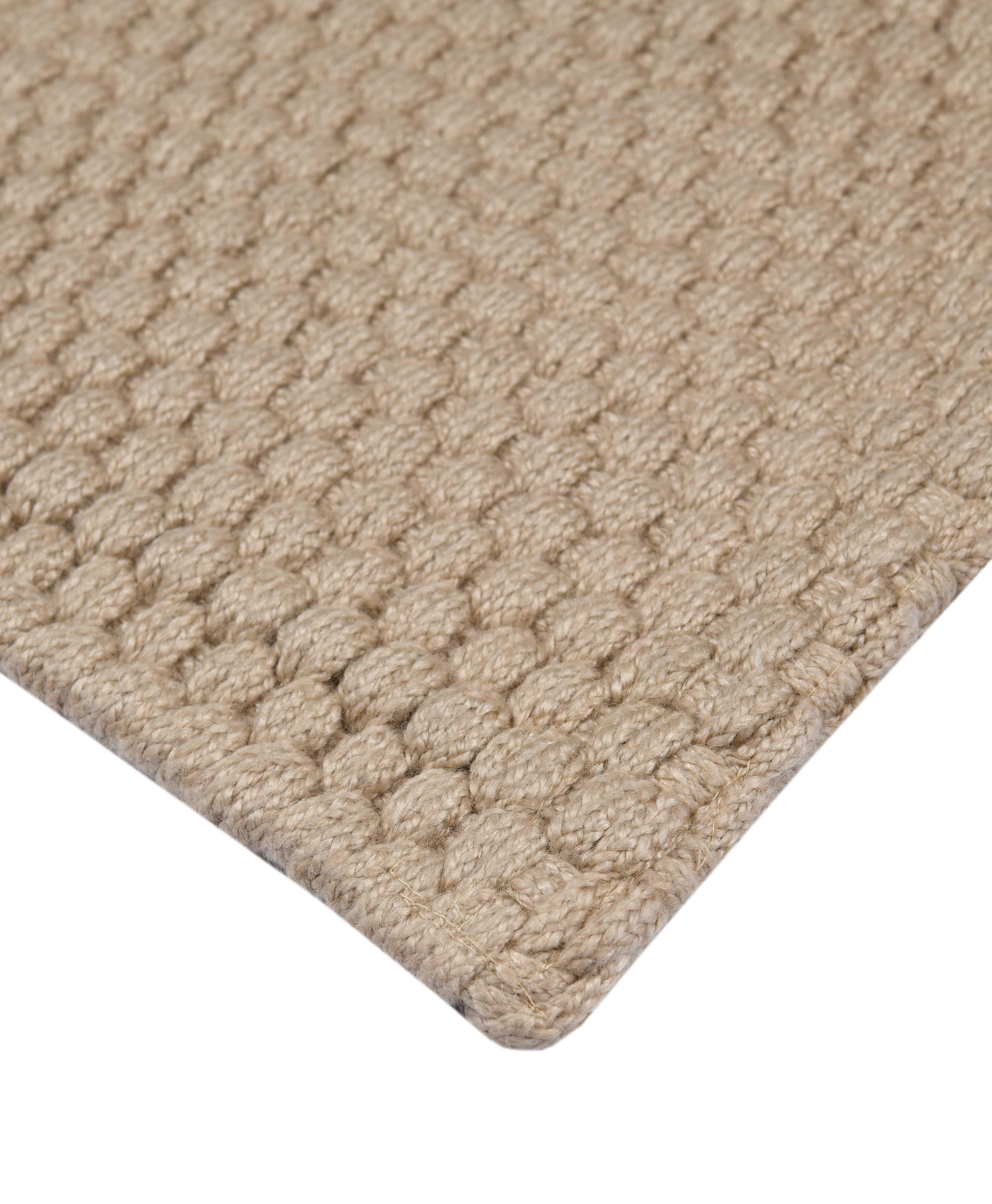 Hand-Woven Unda, Beige, Face 100% GRS PET From Recycled Bottles 6 x 9 For Sale