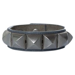 Under Cover, grey leather bracelet with studs