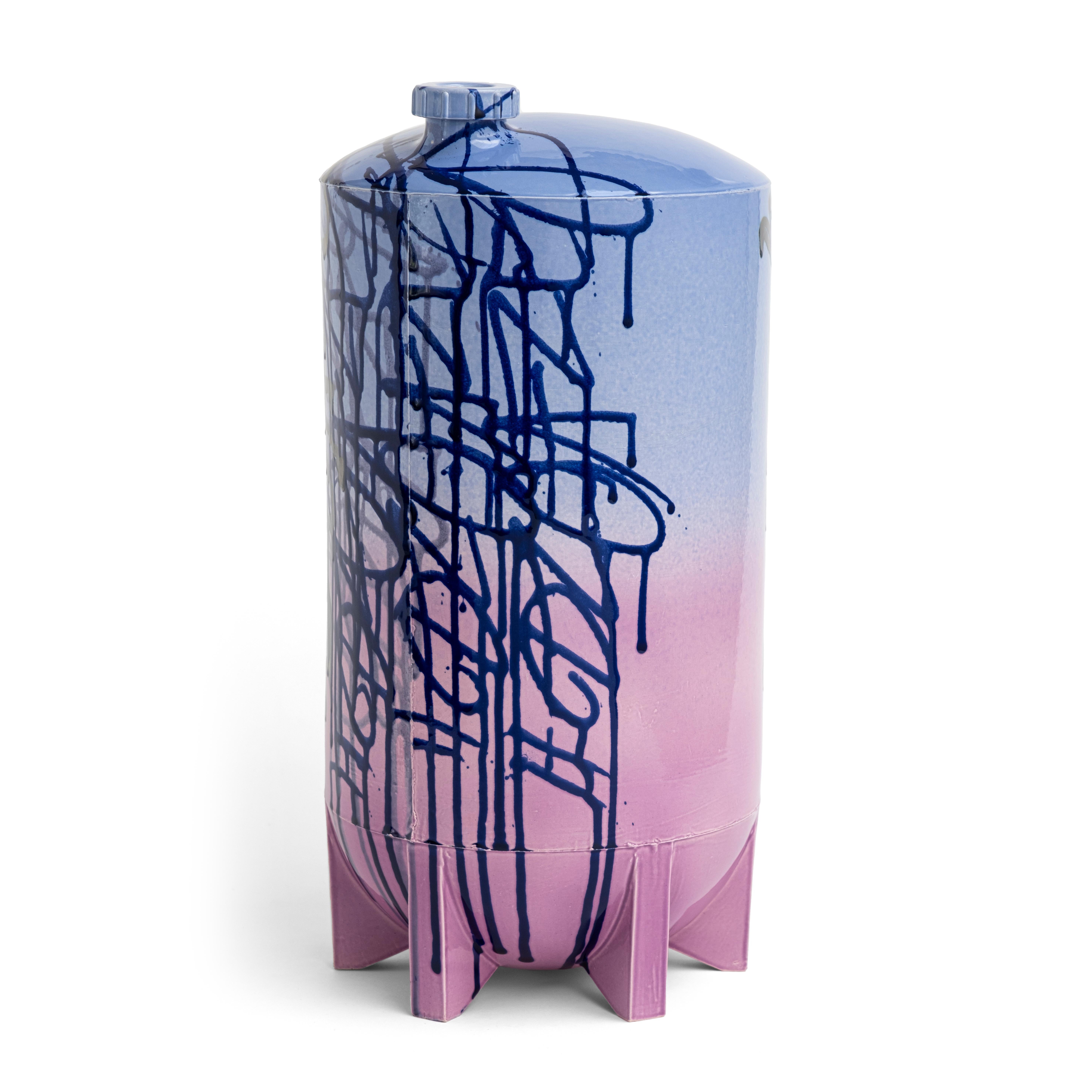 Under Pressure 11 by Yuri van Poppel.
Dimensions: D 27 x H 55 cm.
One of a kind.
Material: earthenware, layered ceramic glazes, various colours.
Handmade and spray-painted by hand by SunkOne. Removable lid.

Everlasting graffiti spray-painted