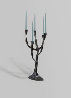 Candelabro in bronzo Under The Banyan grande in ottone, Viya di Vikram Goyal