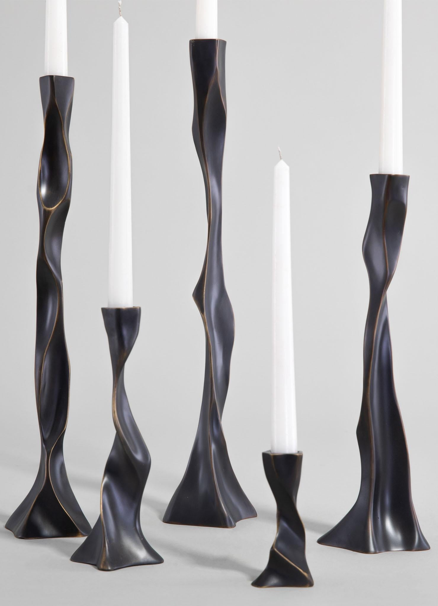 Under The Banyan Bronze Kerzenständer groß aus Messing, Viya von Vikram Goyal im Angebot 3