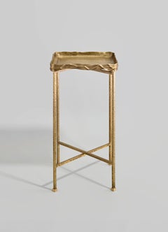 Mesa bandeja pequeña de latón dorado Under The Banyan, Viya by Vikram Goyal