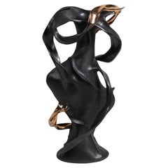 Sous le vase de The Banyan, Viya par Vikram Goyal