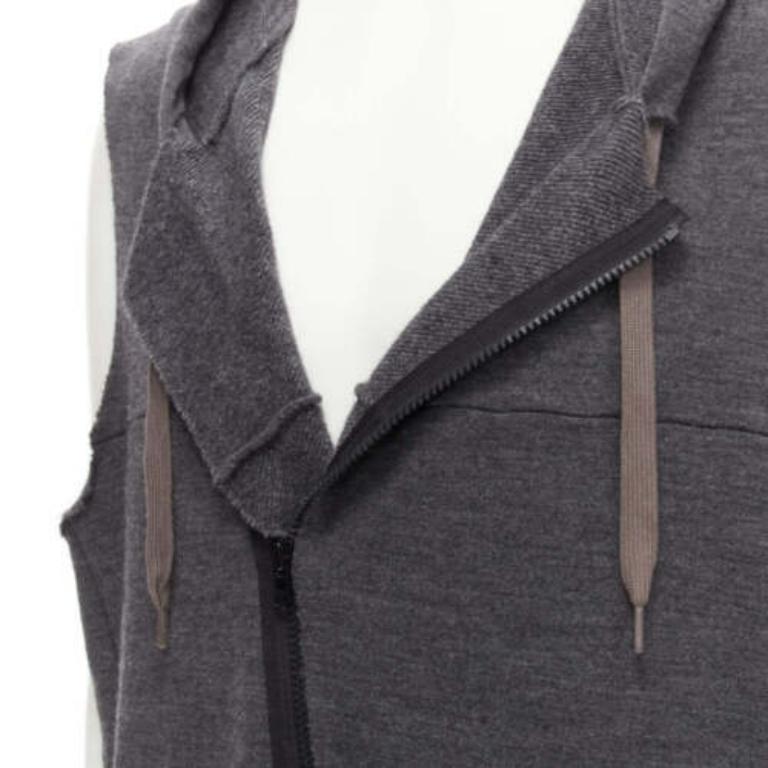 UNDERCOVER 2007 chaleco con capucha y mangas de borde crudo en mezcla de lana y angora JP3 L
Referencia: CAWG/A00297
Marca: Encubierto
Colección: FW 2007
Material: Lana, angora, mezcla
Color: Gris
Patrón: Sólido
Cierre: cremallera
Fabricado en:
