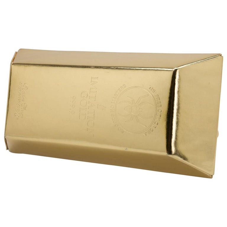 Undercover Gold Leather Gold Bar Clutch In Good Condition For Sale In Dubai, Al Qouz 2