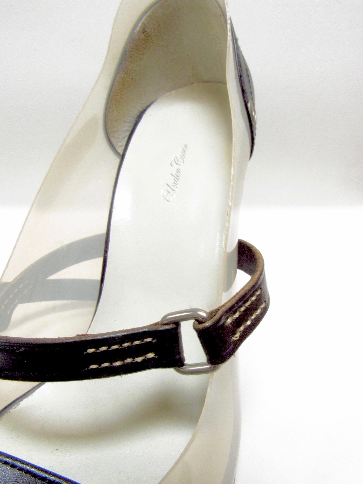 Undercover - Chaussures à talons à lanières noires « Less But Better », printemps-été 2010 Pour femmes en vente