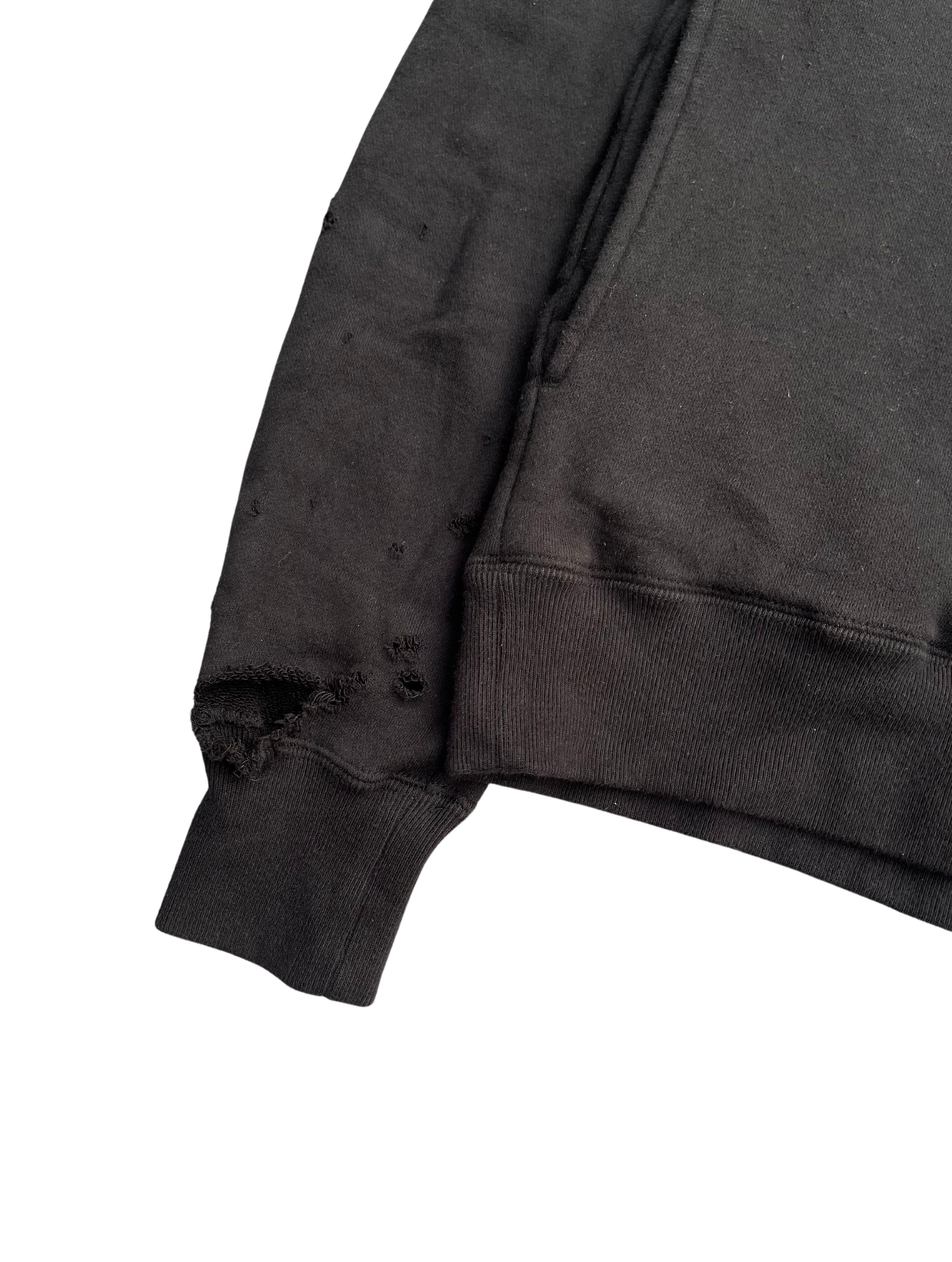 Parte de la colección Undercover x Valentino.

Diseñado para llevar entallado, tiene un defecto en una manga (rasgado)

Talla en la etiqueta: 2, se ajusta TTS (M- Slim L)

Estado: 6/10.

No dudes en enviarme un mensaje si tienes alguna pregunta al