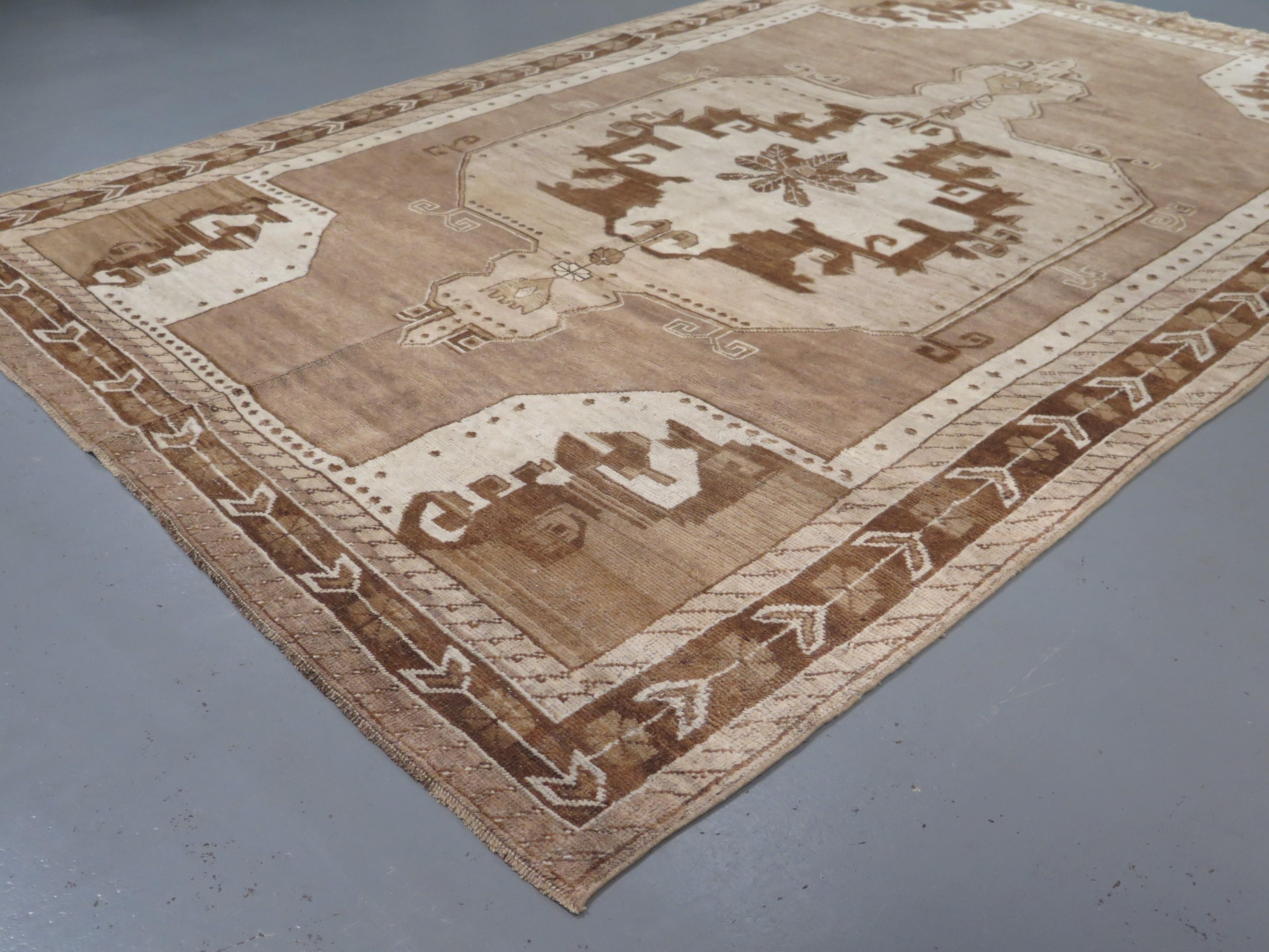 Turkish Understated c. 1930s Anatolian Carpet For Sale
