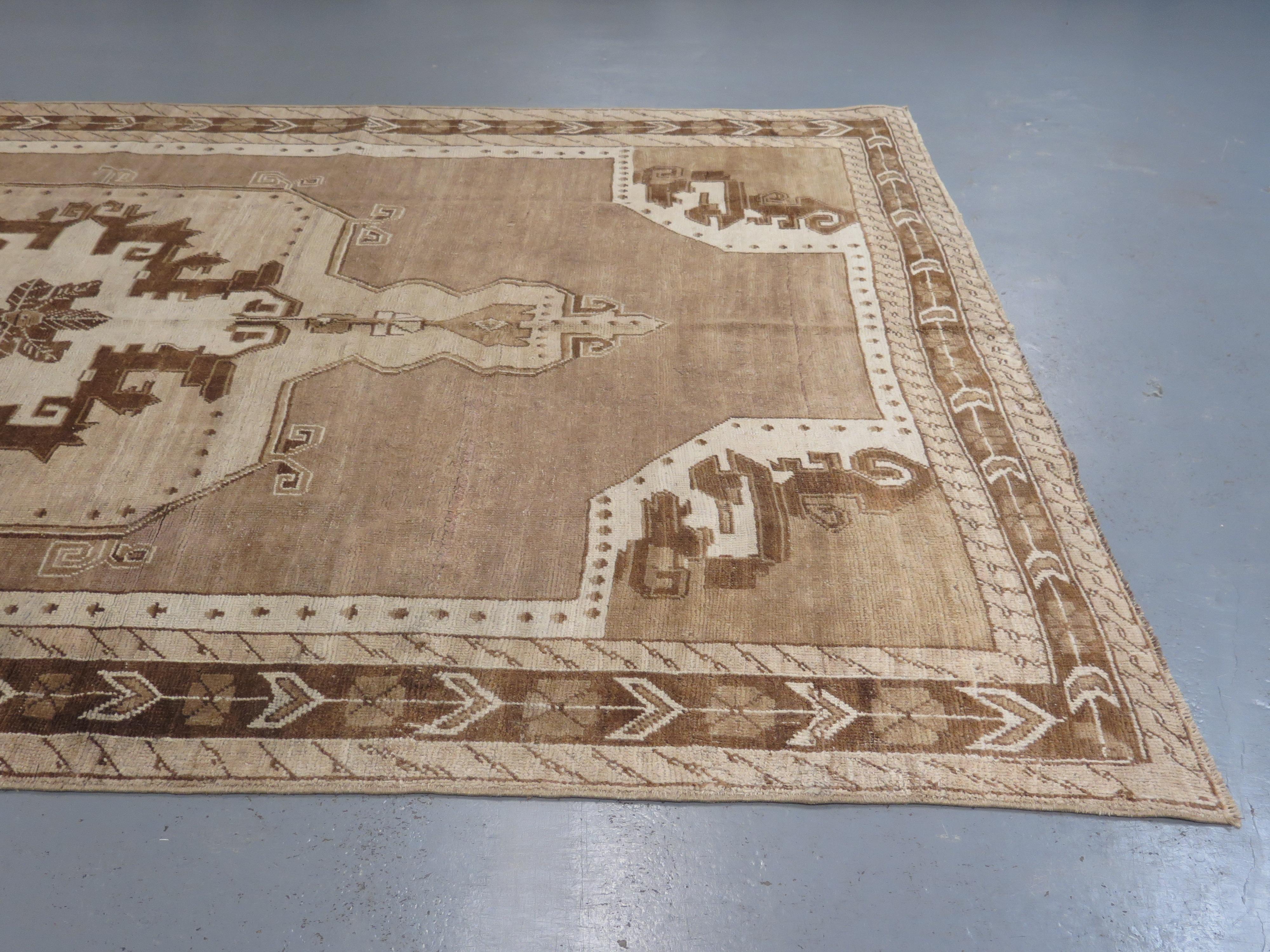 Hand-Knotted Understated c. 1930s Anatolian Carpet For Sale