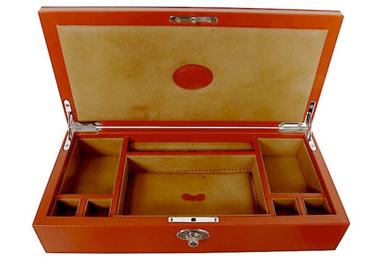 Underwood Rotobox Triple-Module Watch Winder with Jewelry Case Lift Top and Glass-Fronted Winders. The luxurious leather cases are handcrafted in Italy i tan Tuscan calf. This luxury automatic watch winder maintains the power reserve of up to 3