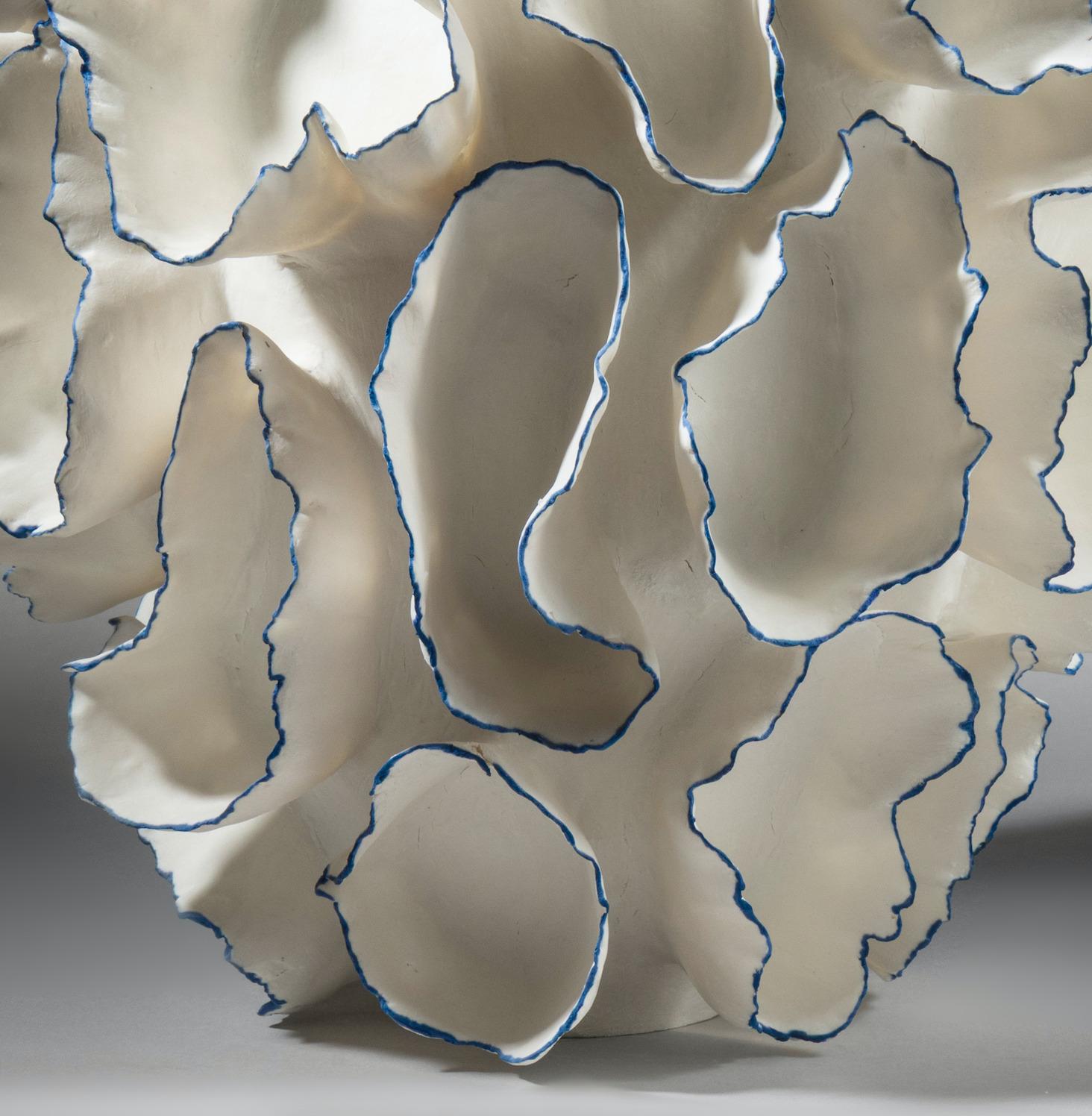 Undulating Blue and White Contemporary Sculpture, Sandra Davolio In New Condition For Sale In New York, NY